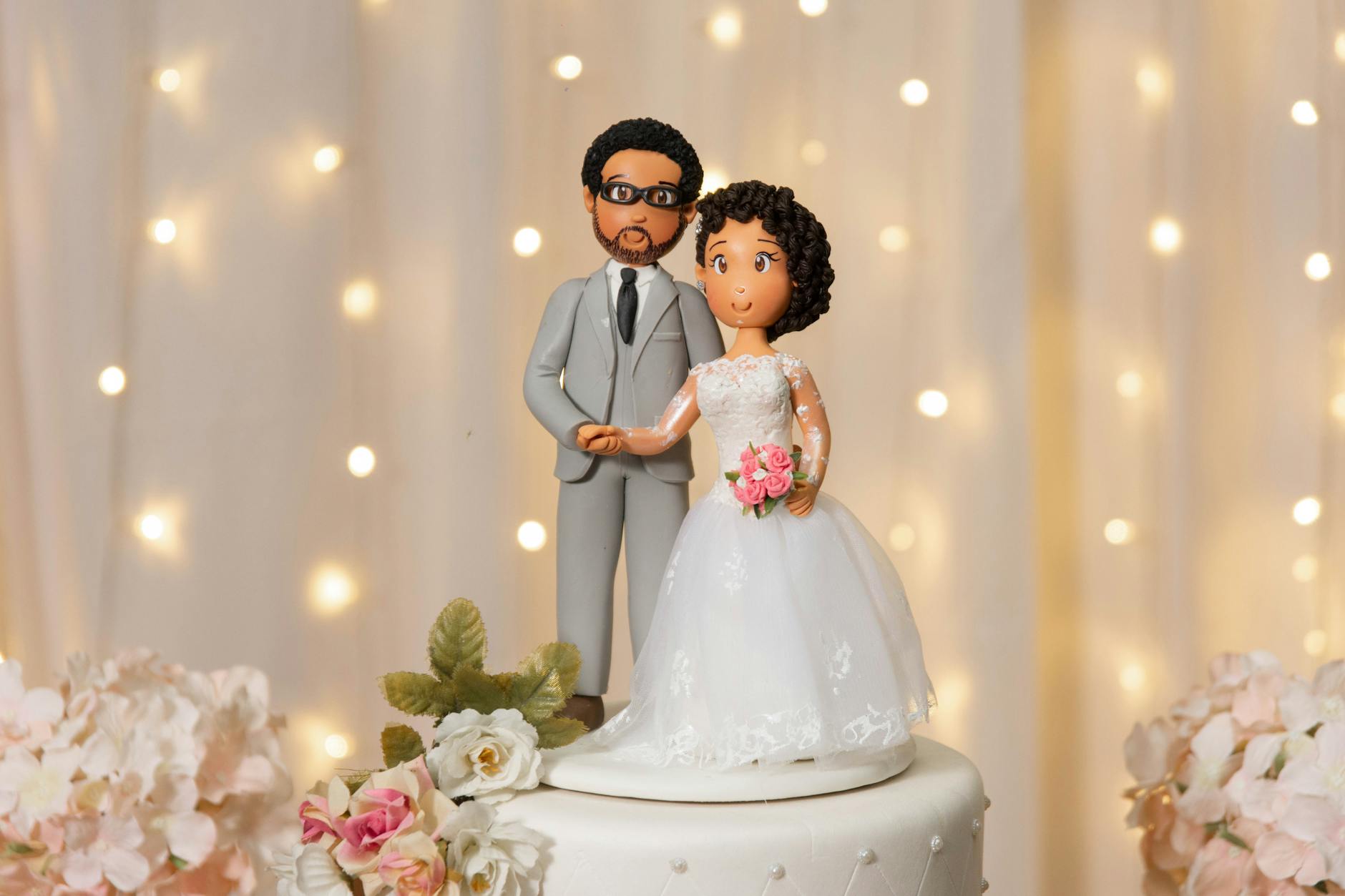 A24 Unveils Wedding Cake Toppers Inspired by 'This Is Drama!' - Cinema