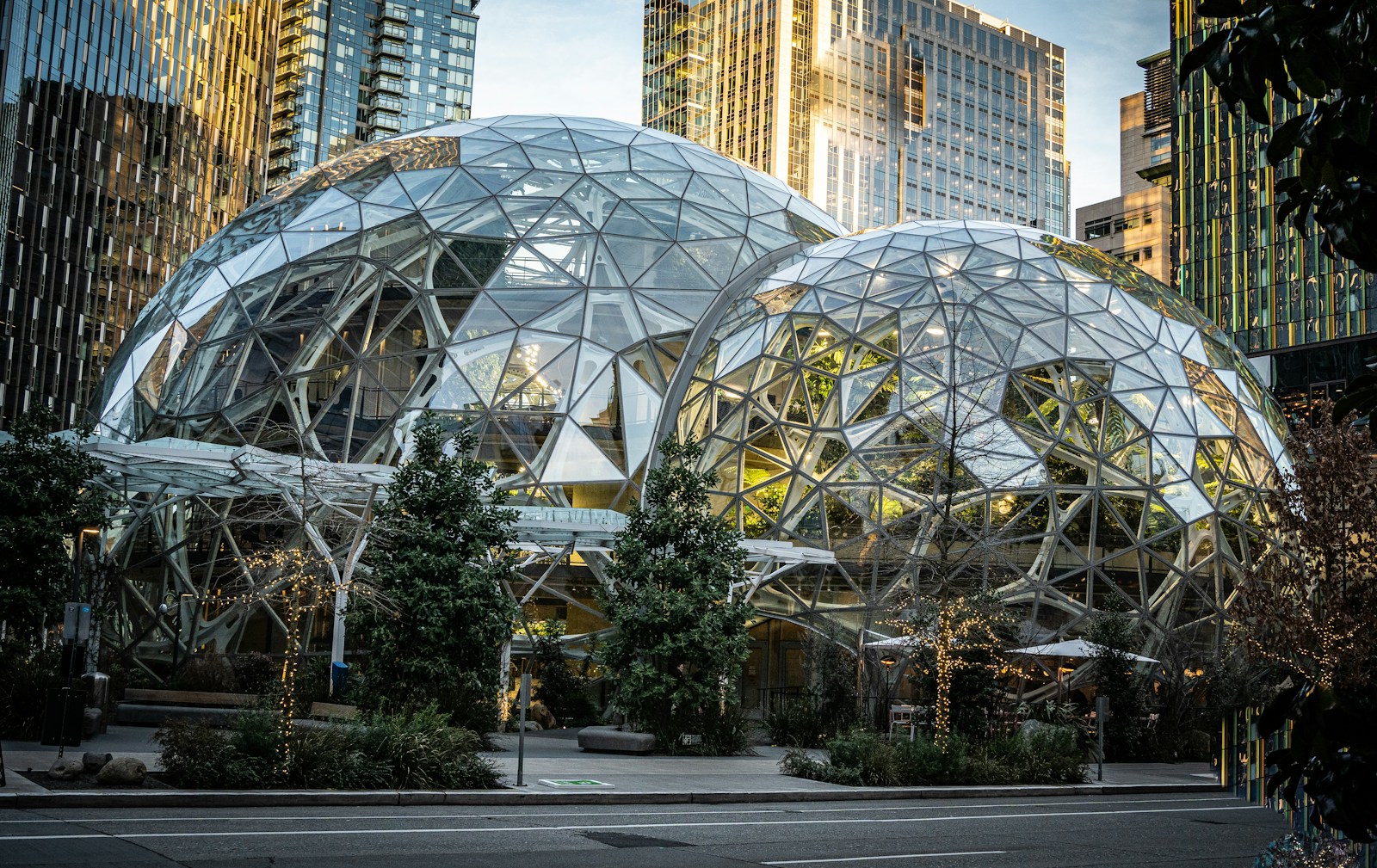 7 Affordable Minecraft-Inspired Building Sets on Amazon You Can't Miss - Tech