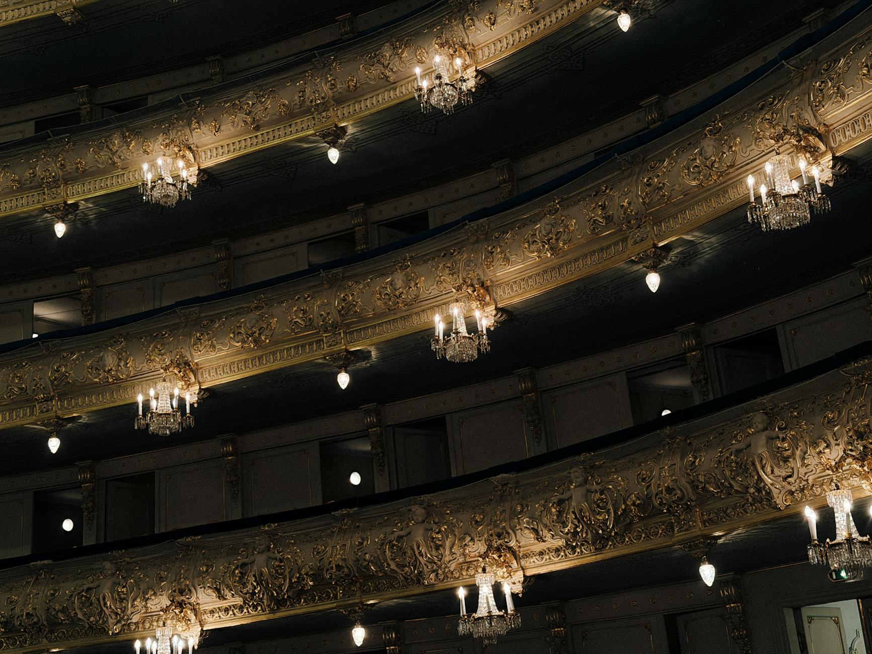 AI Completes Tchaikovsky's Unfinished Opera at Mariinsky Theatre - Music