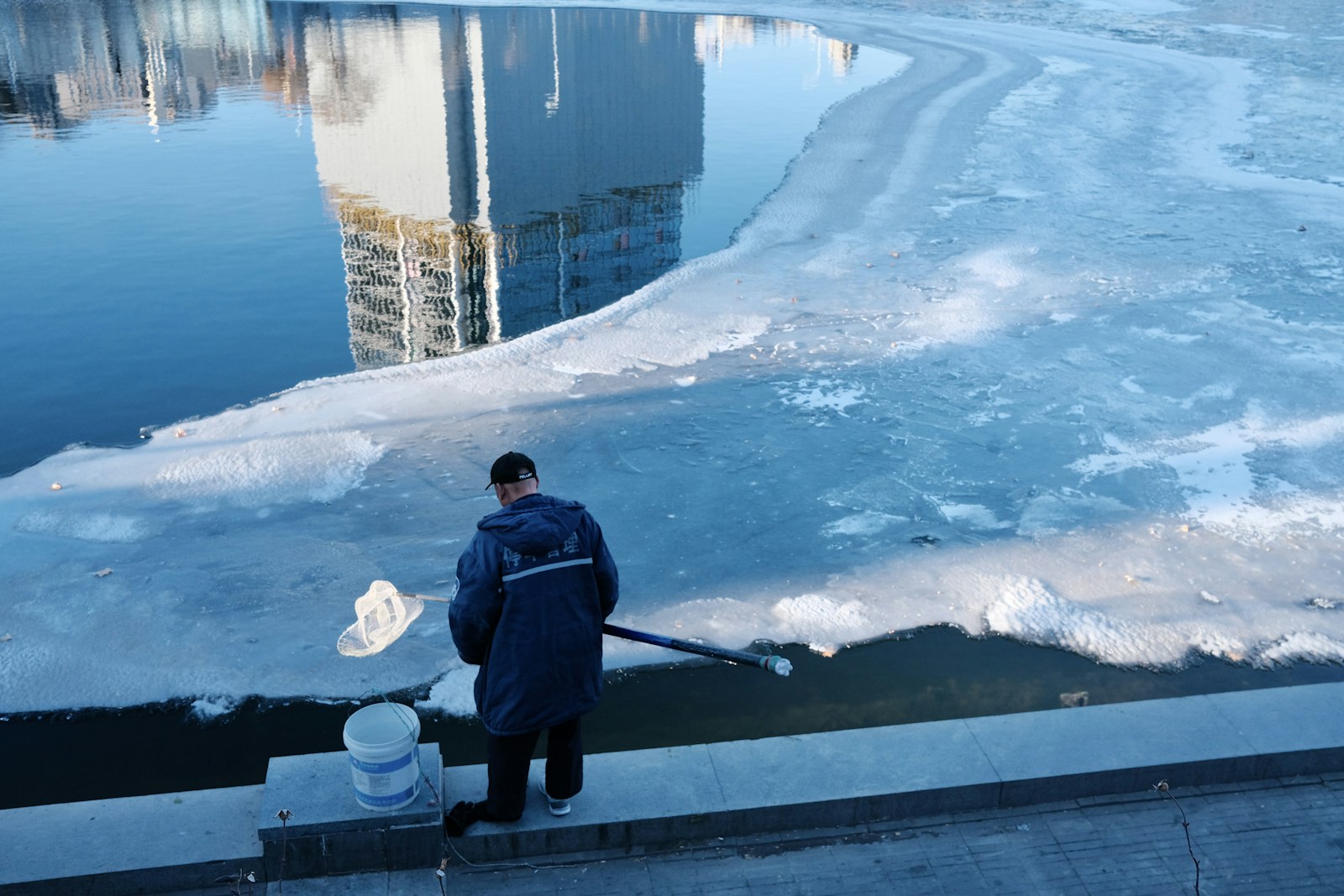 AI Detects Icicles on Rooftops in St. Petersburg