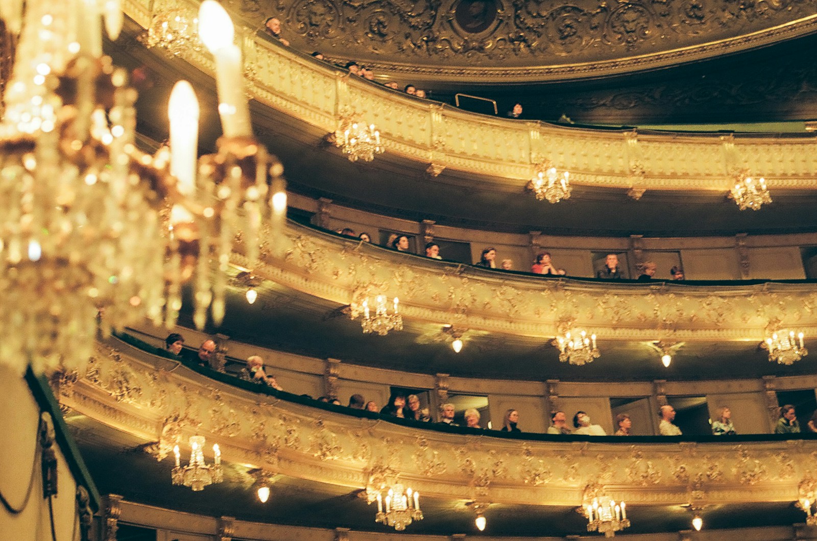 AI Completes Tchaikovsky's Unfinished Opera at Mariinsky Theatre - Music