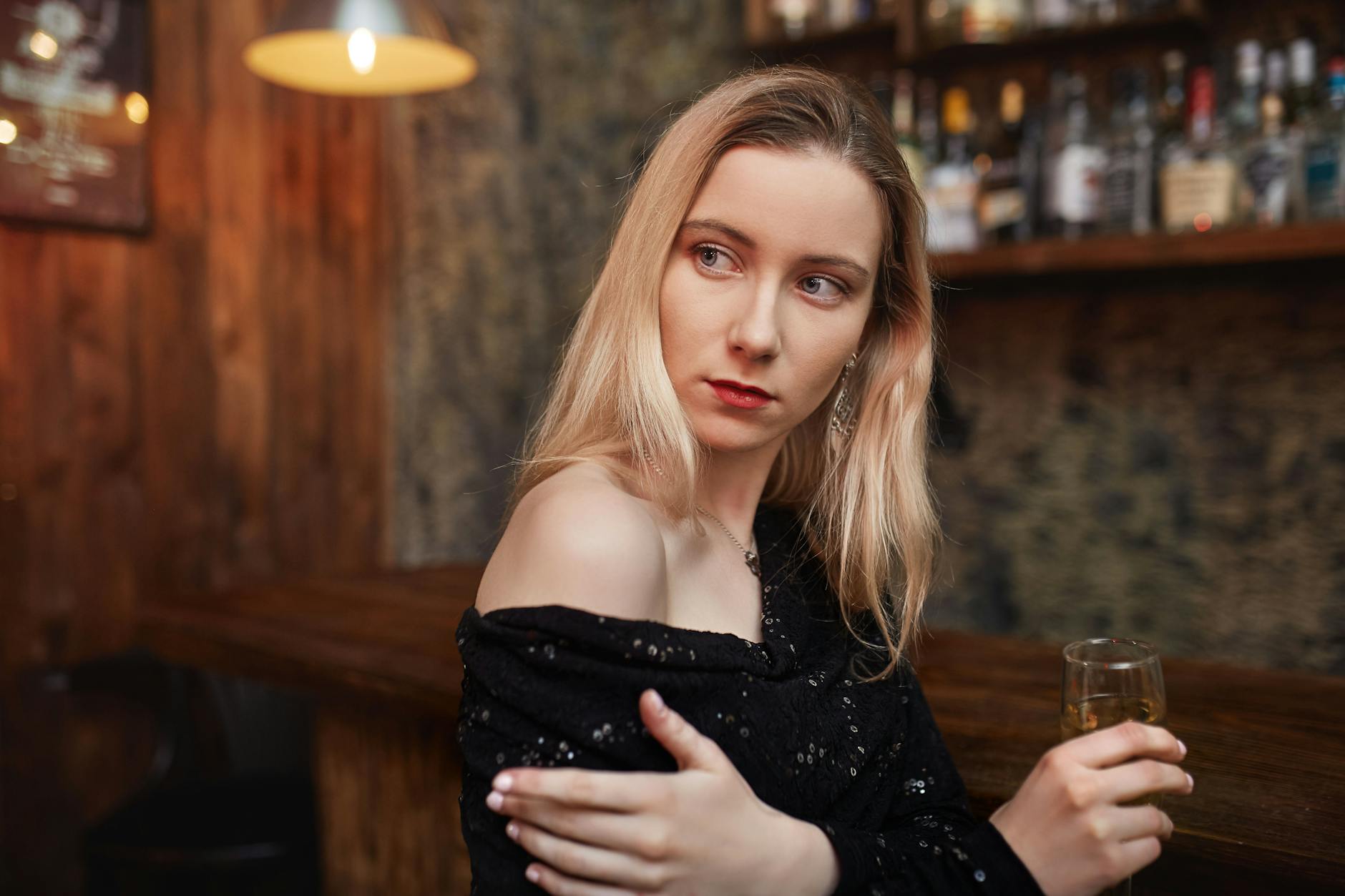 Anna Asti Launches Trendy Karaoke Bar in Moscow's Heart