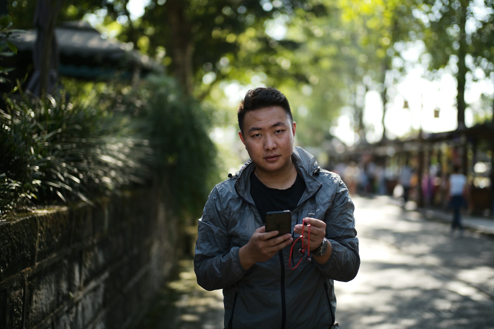 New App 'Are You Dead?' Gains Traction Among Solo Dwellers in China