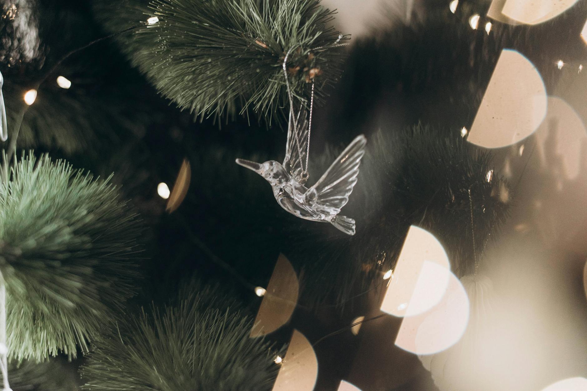 Transform Your Christmas Tree with Art-Inspired Decor Ideas