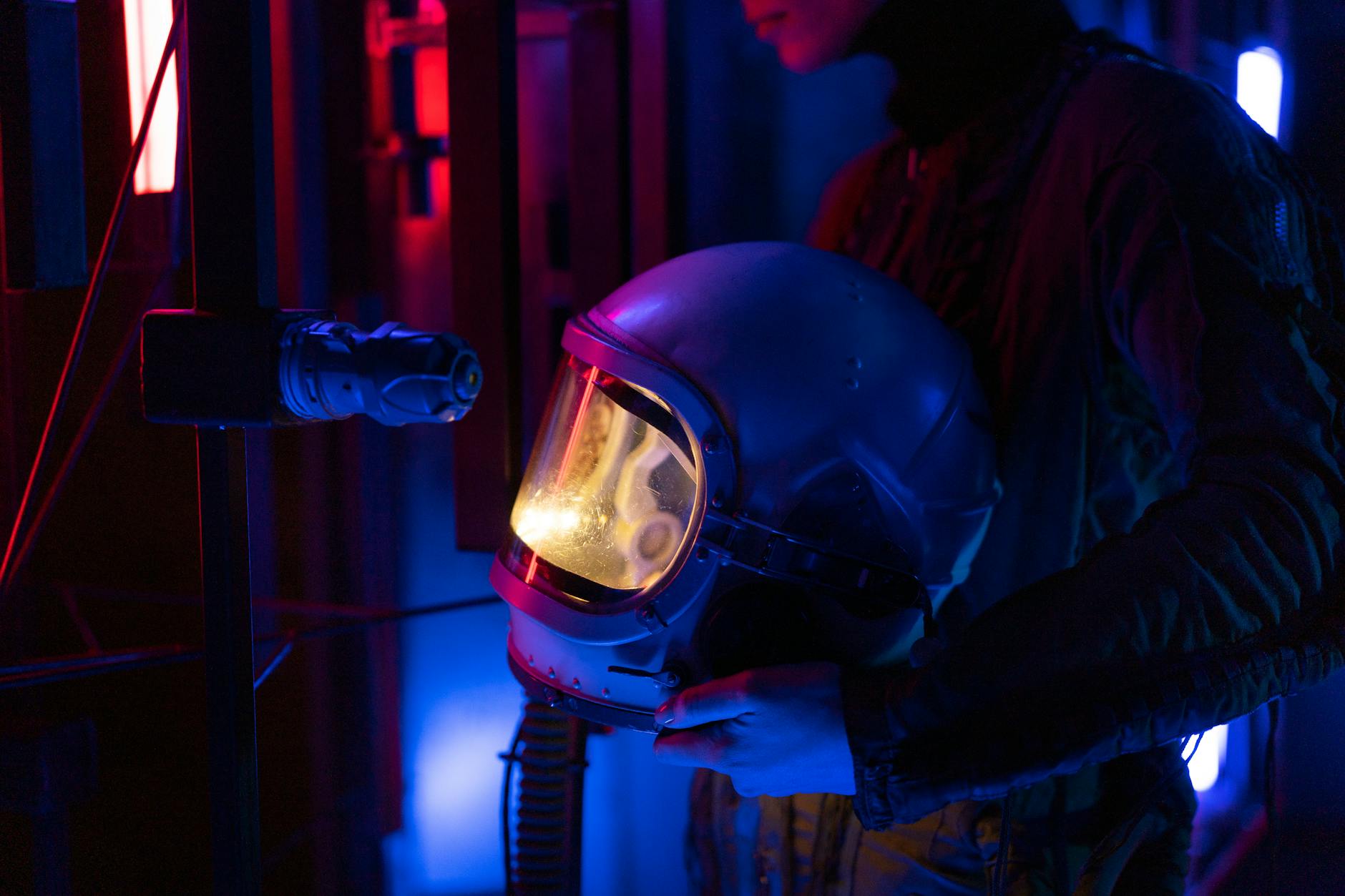 Artemis II Astronauts Watch Ryan Gosling's 'Project End of the World' - News