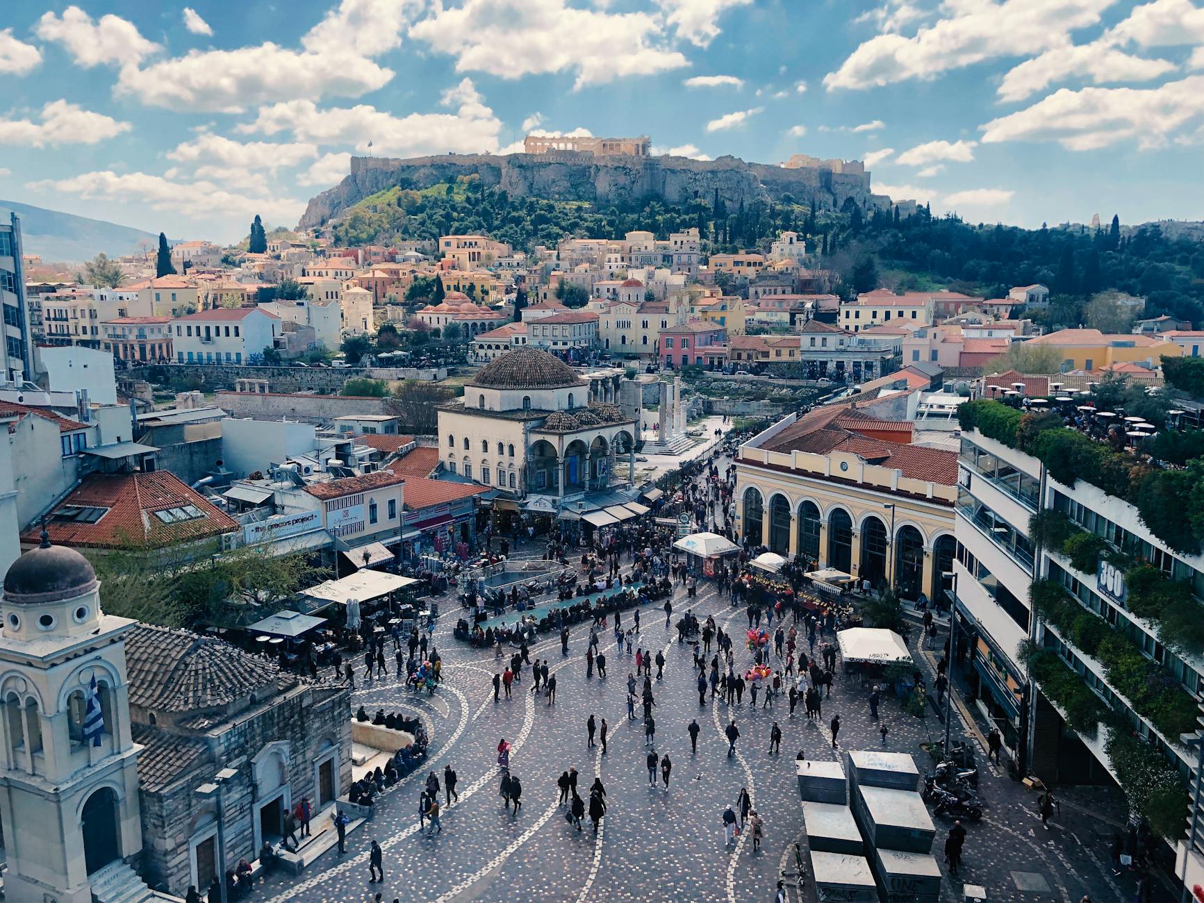 Athens Implements New Measures to Tackle Tourist Influx - News