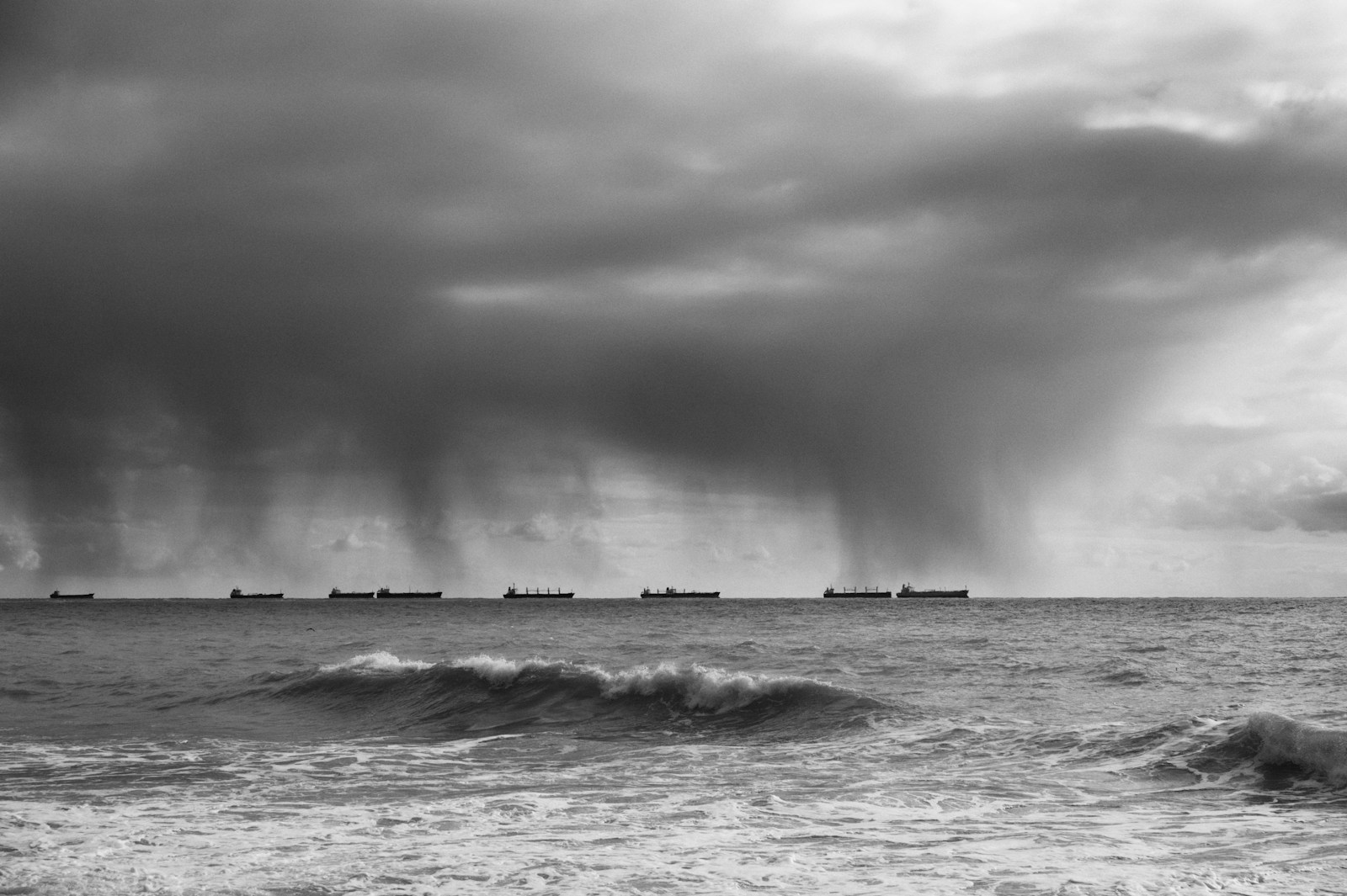 Black Rain Hits Tuapse: Residents Face Environmental Crisis - News