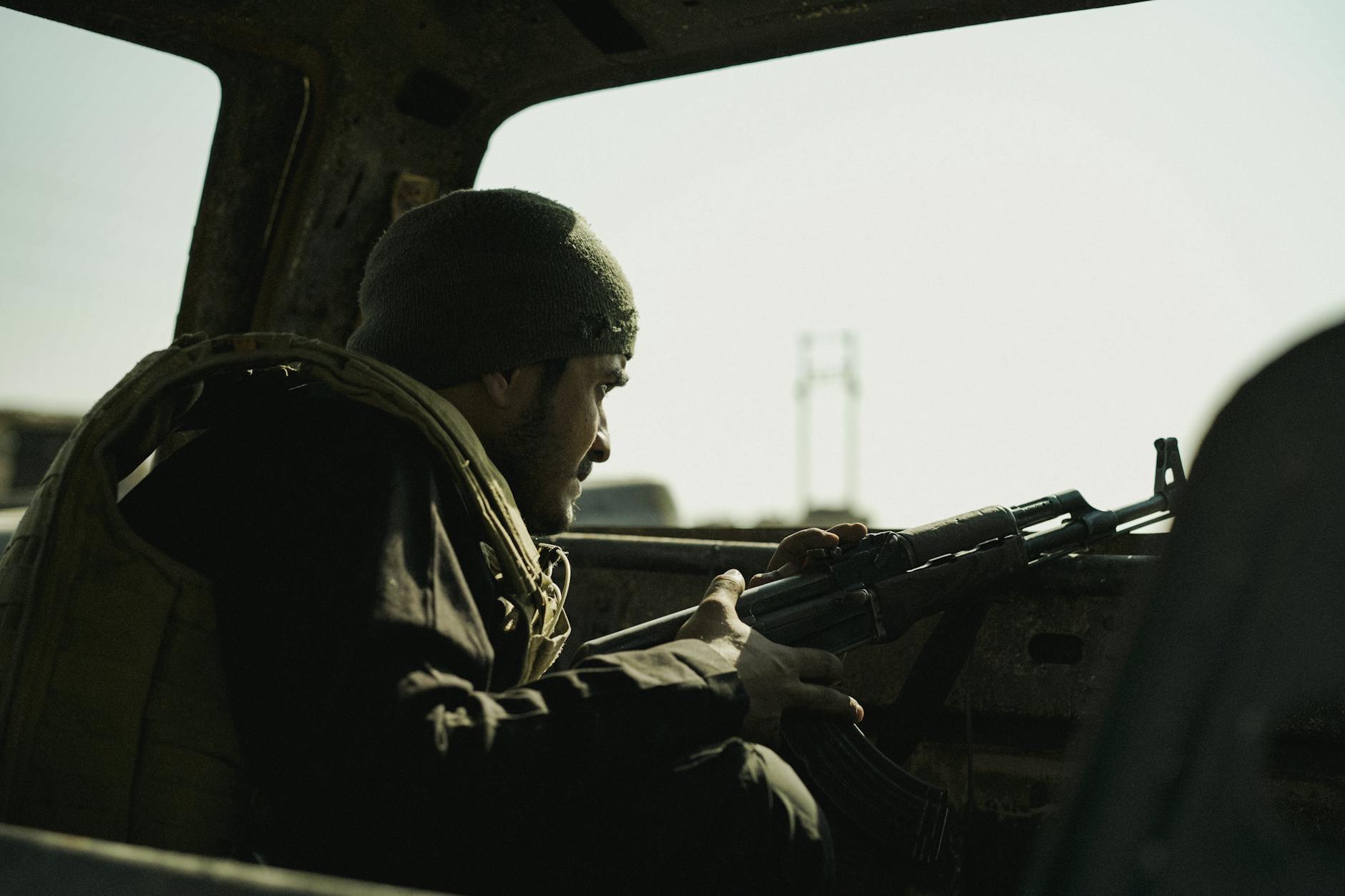 Brendan Fraser and Andrew Scott Star in New War Drama 'Pressure' - Cinema