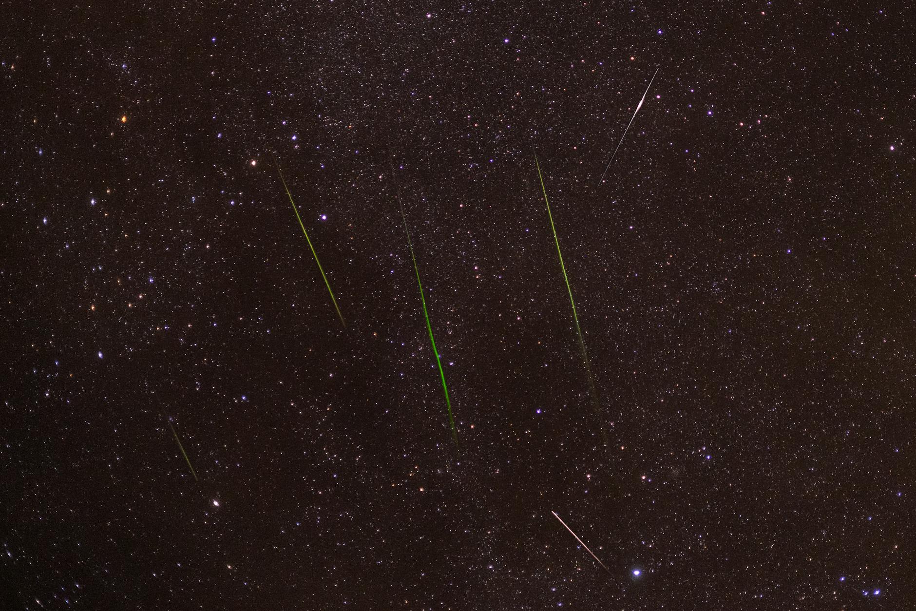 Bright Object Spotted in Moscow Sky: Meteor or Space Junk?