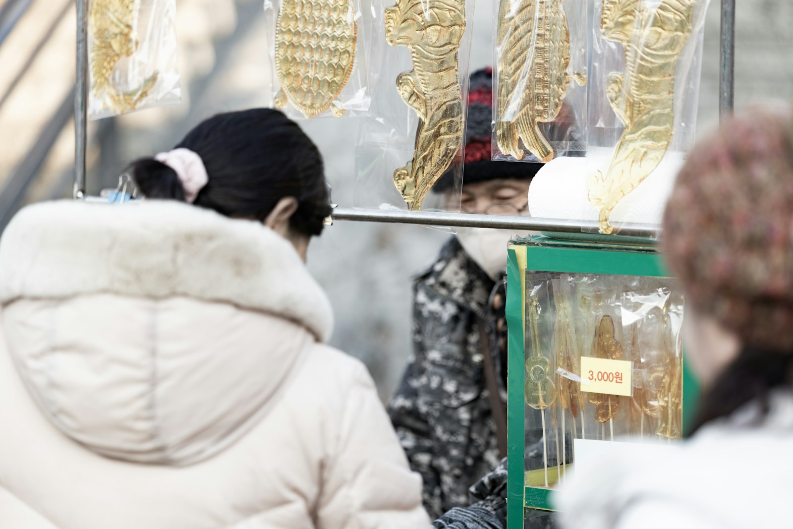 Budget-Friendly Gift Trends: 36% of Russians Spend Under 500 Rubles