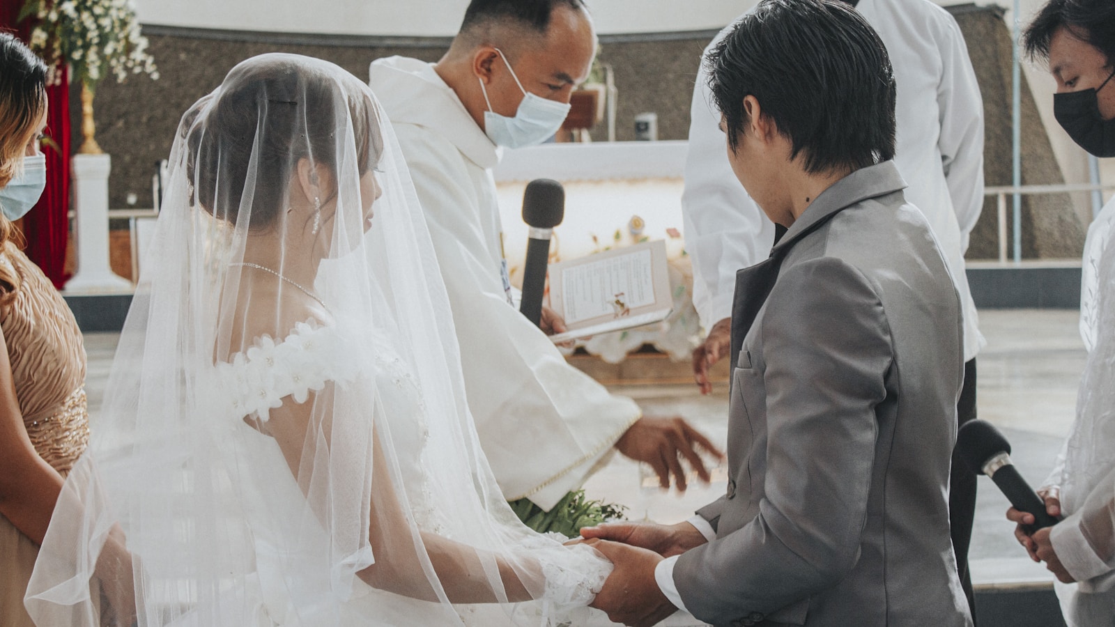 Chinese Woman's Six-Year Battle to Divorce Husband After Fall