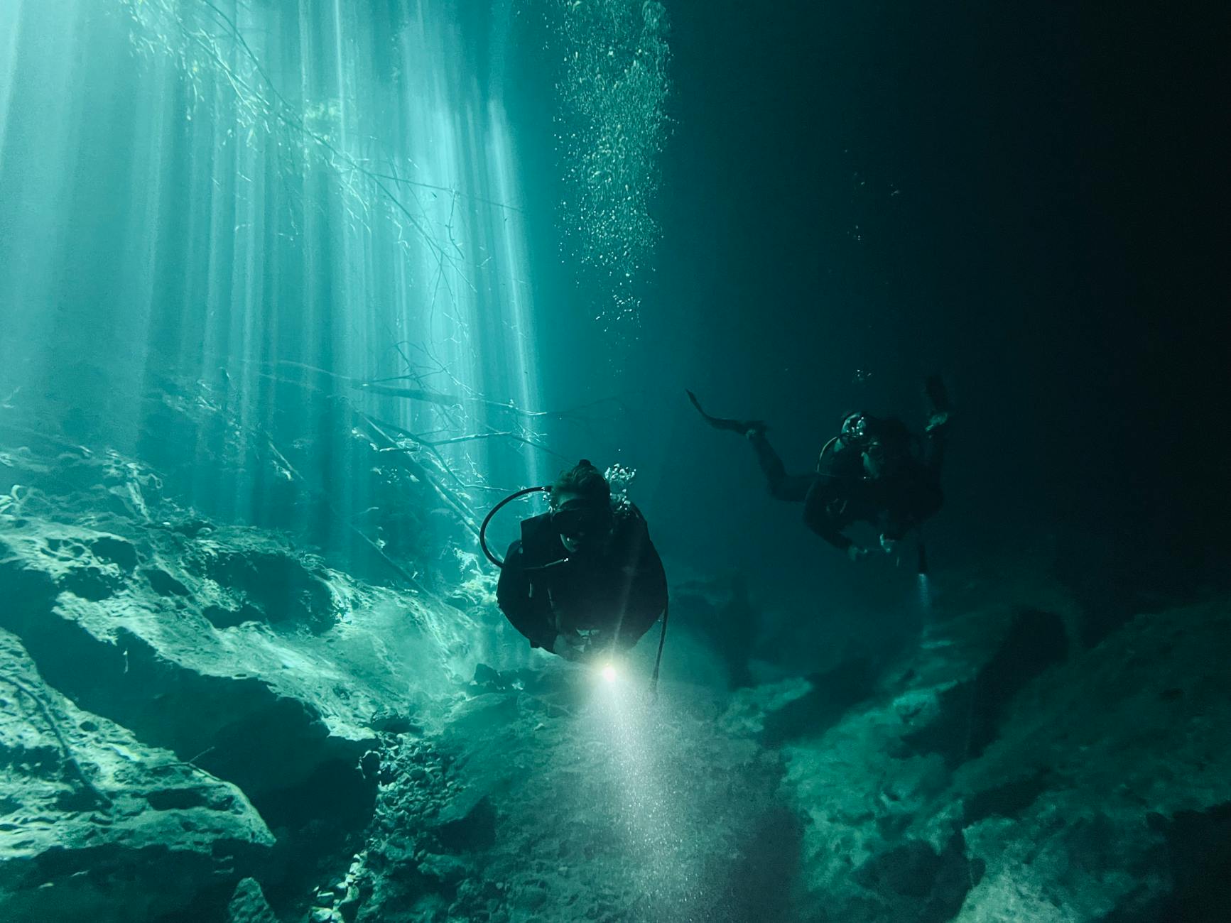 Dive into the Soundscape of 007 First Light: A Musical Journey - Game