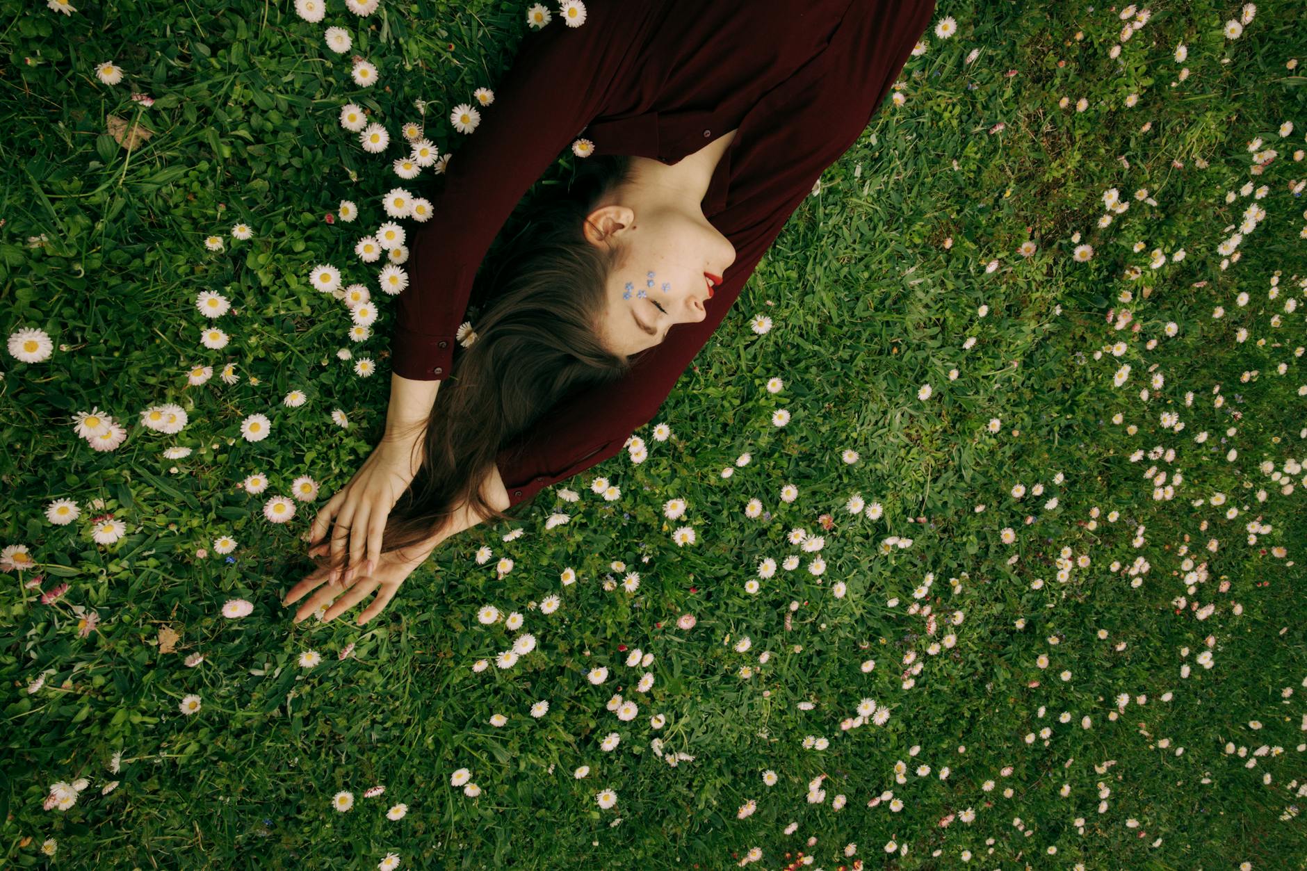 Dreamy Sleep Grass Blooms at Moscow's Apothecary Garden - Lifestyle