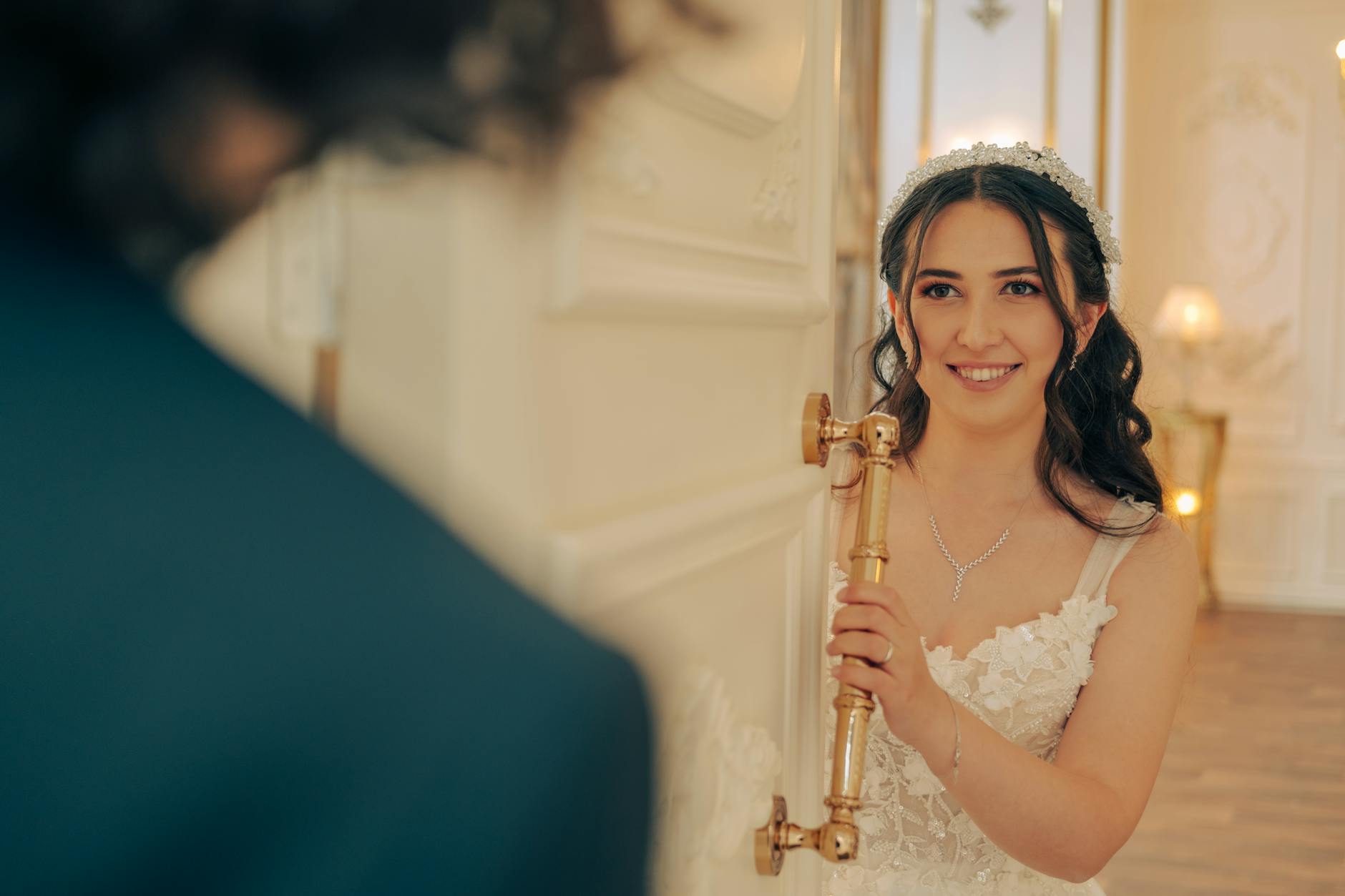 Exclusive Sneak Peek of Romantic Comedy 'Happy When You're Not' - Cinema