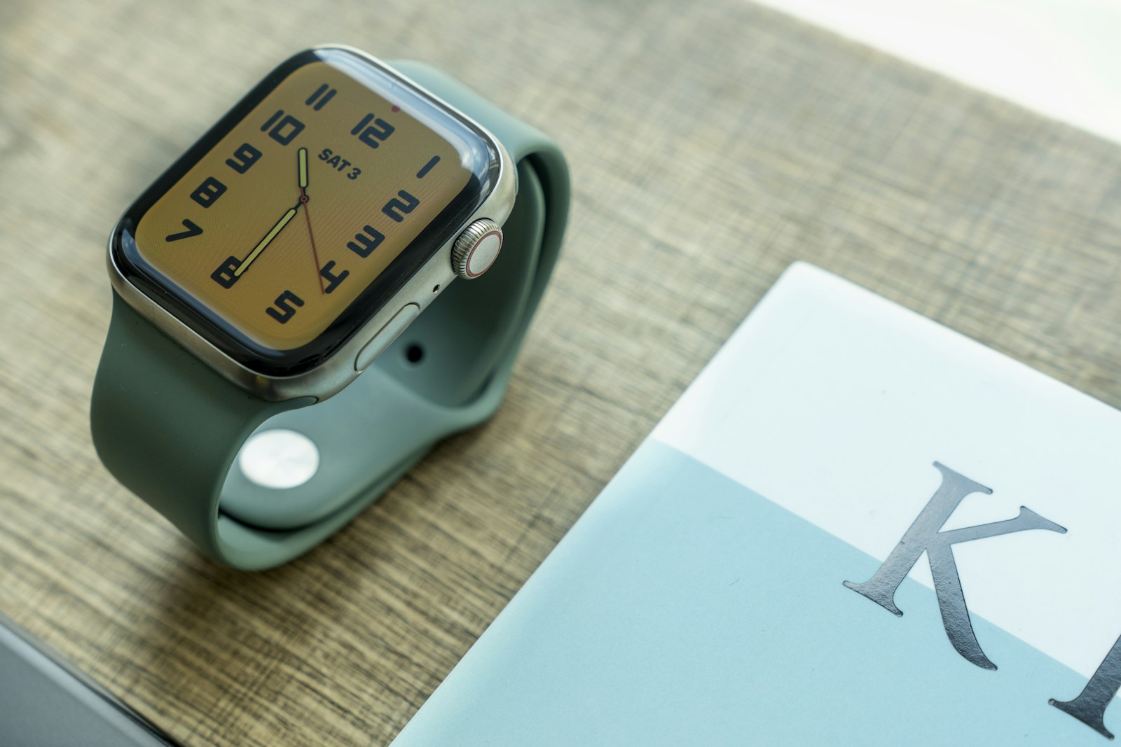 Experts Warn Against Relying on Apple Watch for Hypertension Detection - Tech