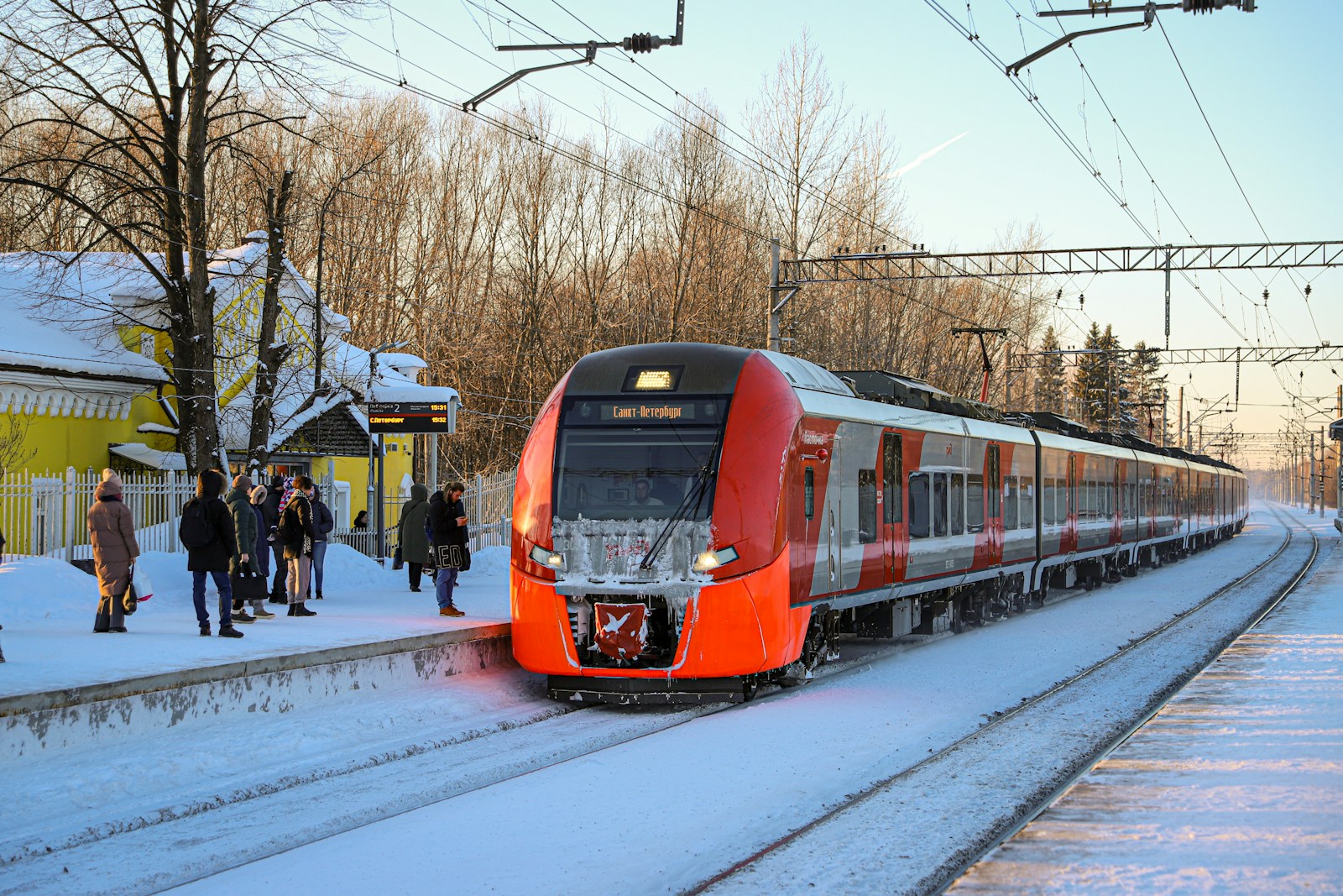 First Passengers Board Train Using Biometric Technology in Russia - News