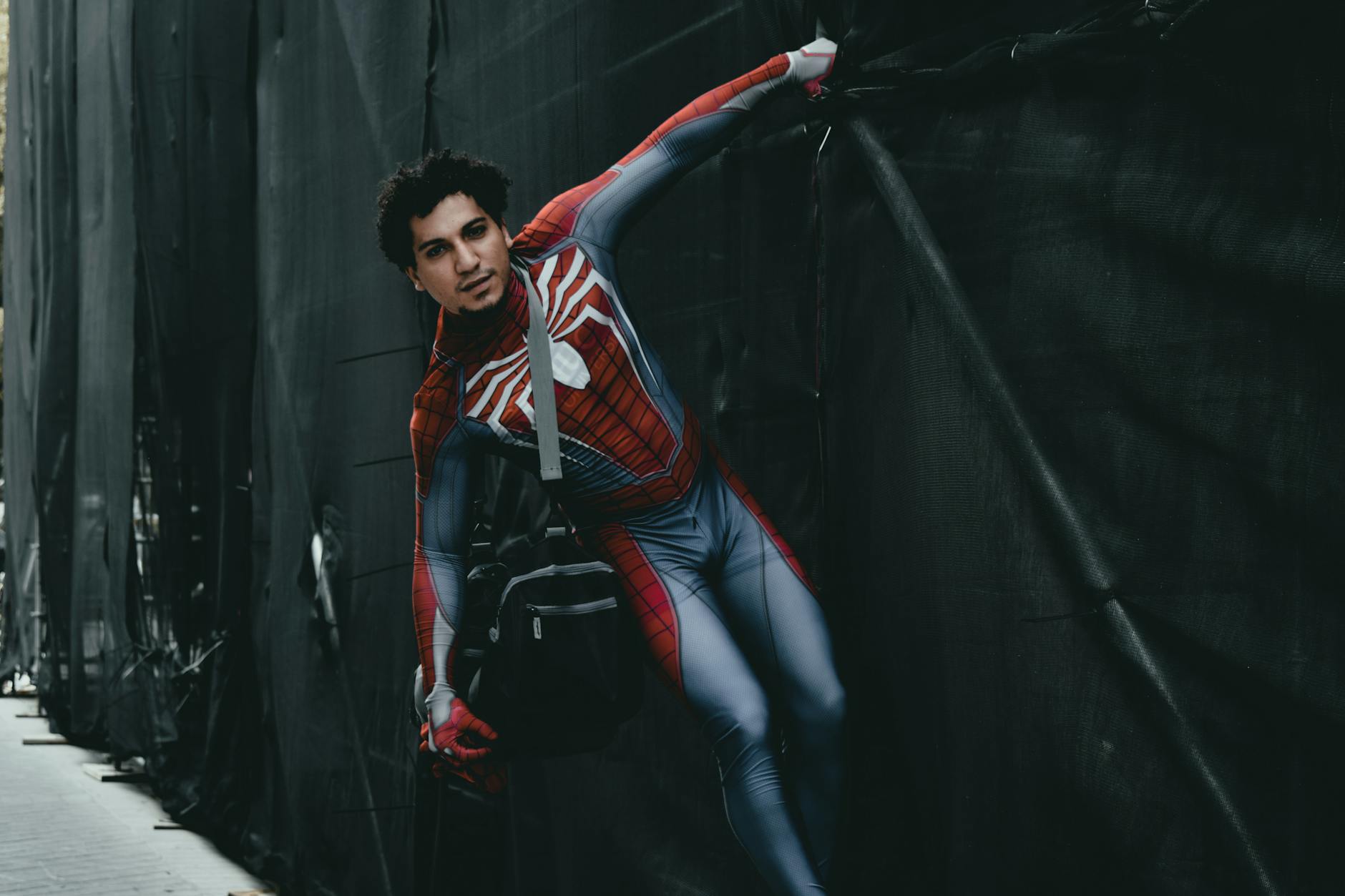 Free DLCs on PlayStation Plus: Exclusive Costumes for Spider-Man 2... - Game