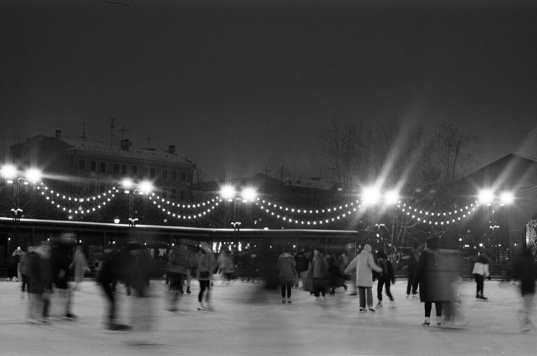 Free Ice Skating Night in Moscow Parks on March 1st - Lifestyle