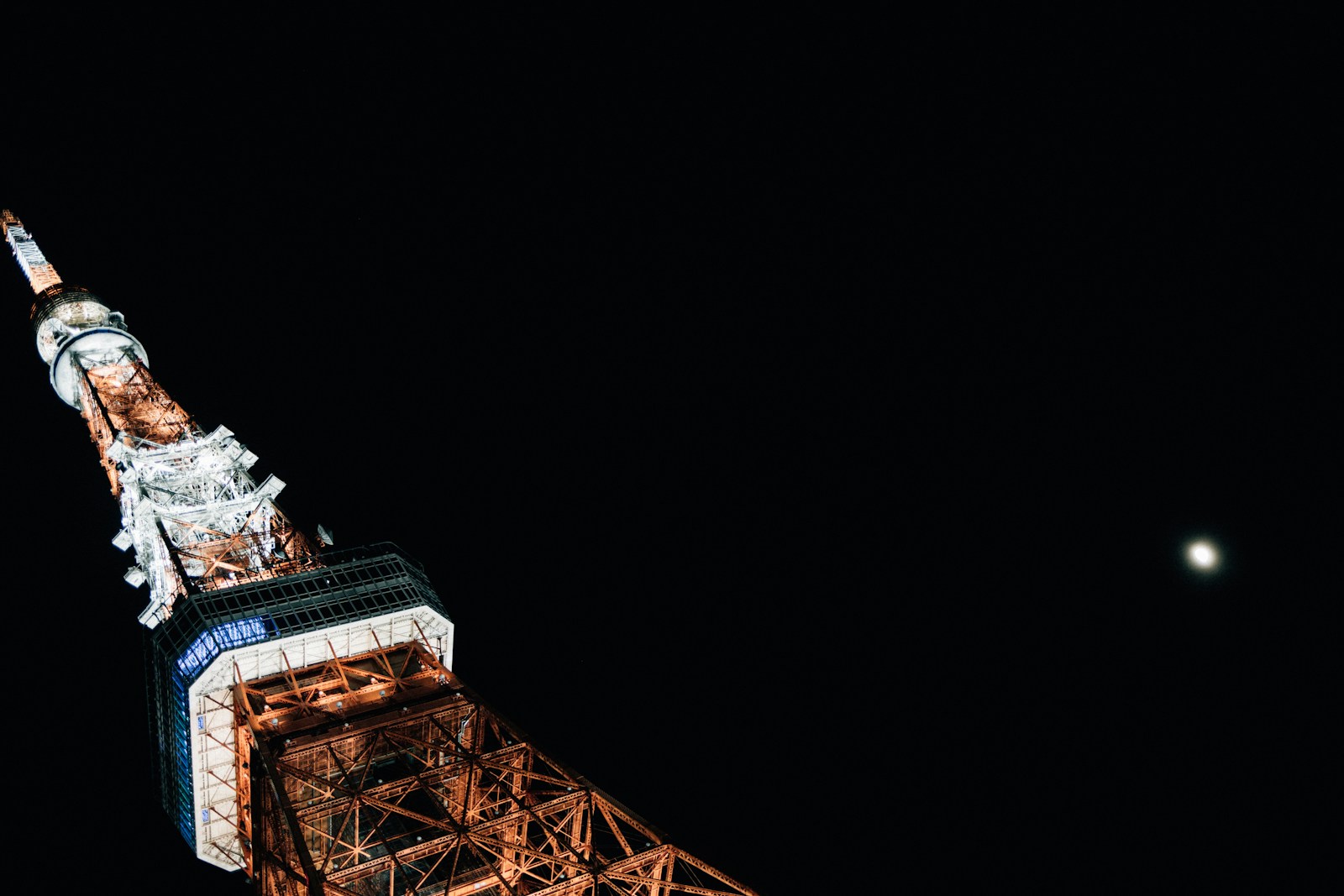 Historic Lunar Mission: US Launches Crewed Spacecraft After 54 Years - News