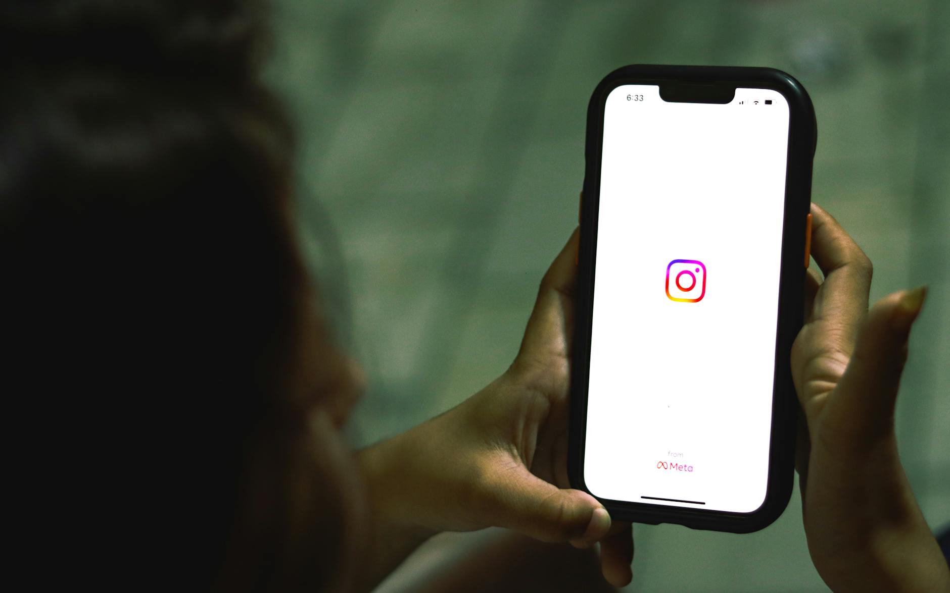 Instagram Chief Claims Social Media Overuse Isn't Addiction - Hot