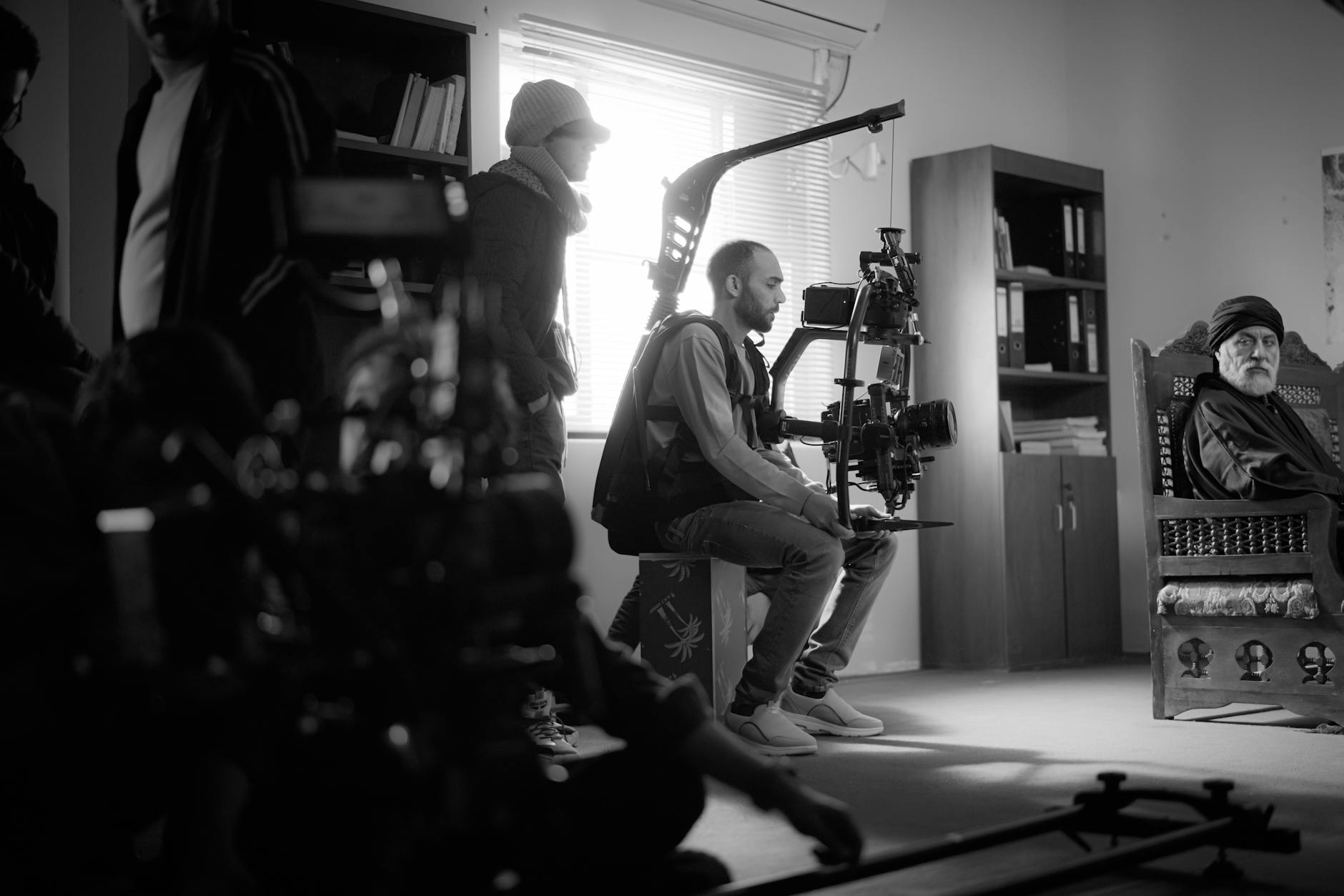 Iranian Director Jafar Panahi Returns Home Amid Jail Threats - News