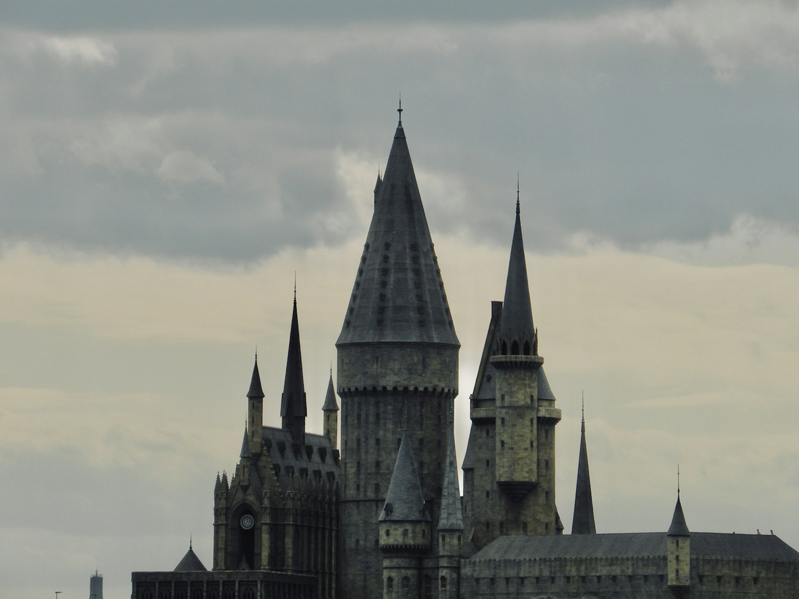 John Lithgow Almost Left Harry Potter Over Rowling's Controversy - News