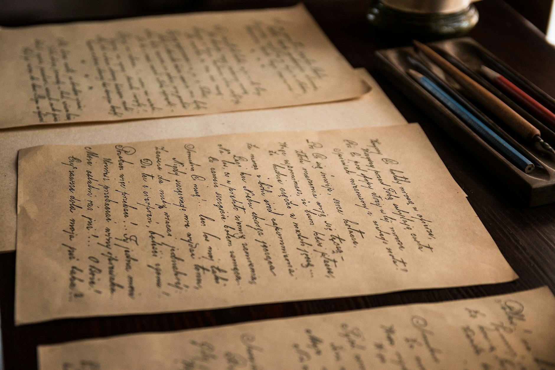 Jonathan Bailey Pens a Letter to His Past Self