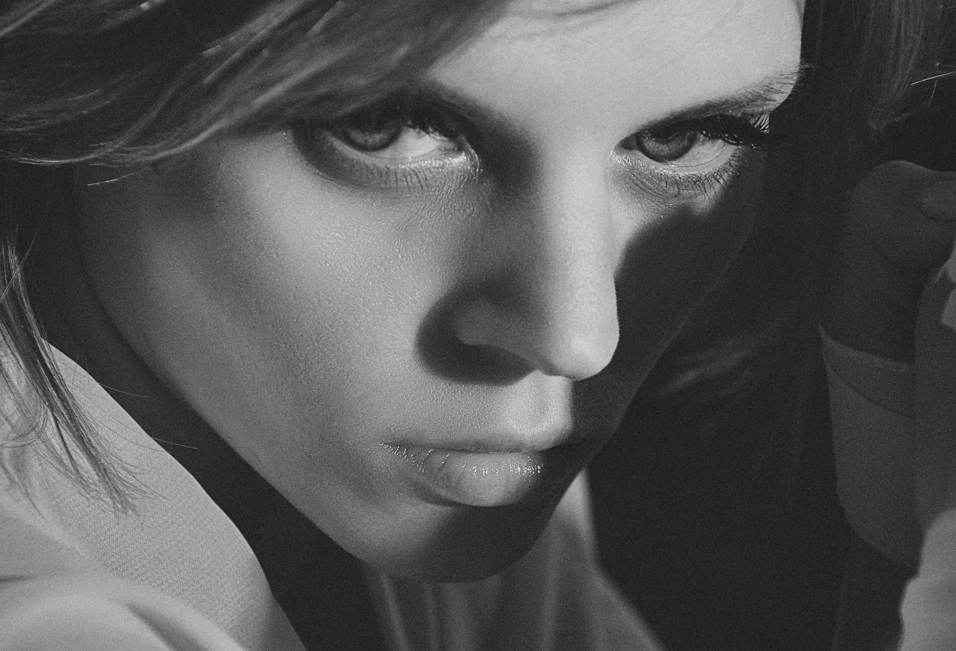 Lana Del Rey's Stunning Title Sequence for 007 First Light - Game