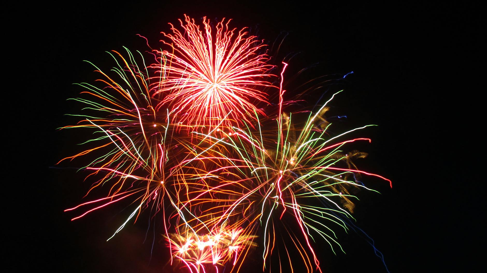 Landau's Sun Shines Bright: Russia's Hottest Holiday Show