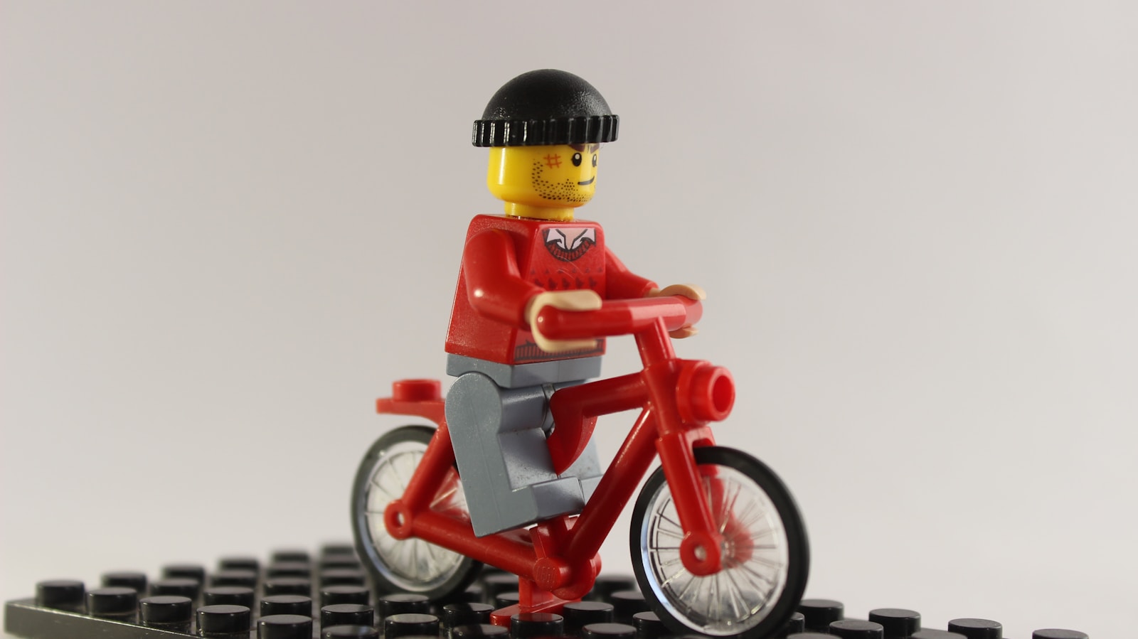 LEGO F1 Helmets: Release Date and Pricing for Hamilton and Leclerc... - Car
