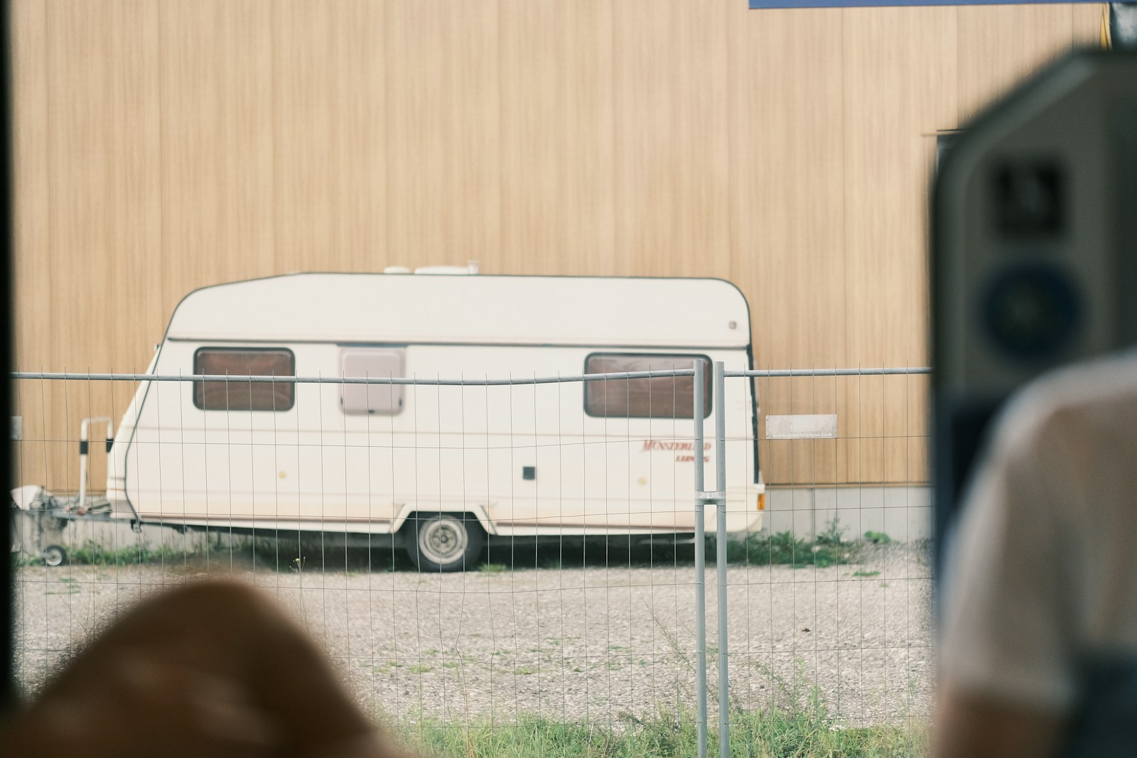 Mark Wahlberg and Paul Walter Hauser Star in 'Shary Vverh' Trailer - Cinema