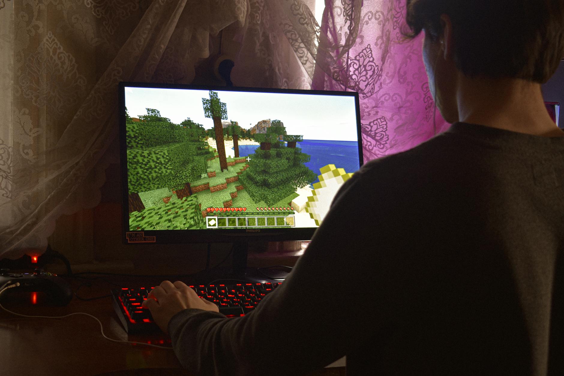 Minecraft Surpasses 350 Million Sales: A Gaming Milestone