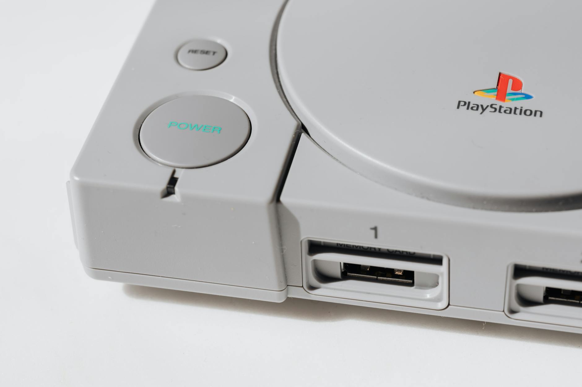 Experience Modern Gaming Hits as If They Were on PS1 - Game