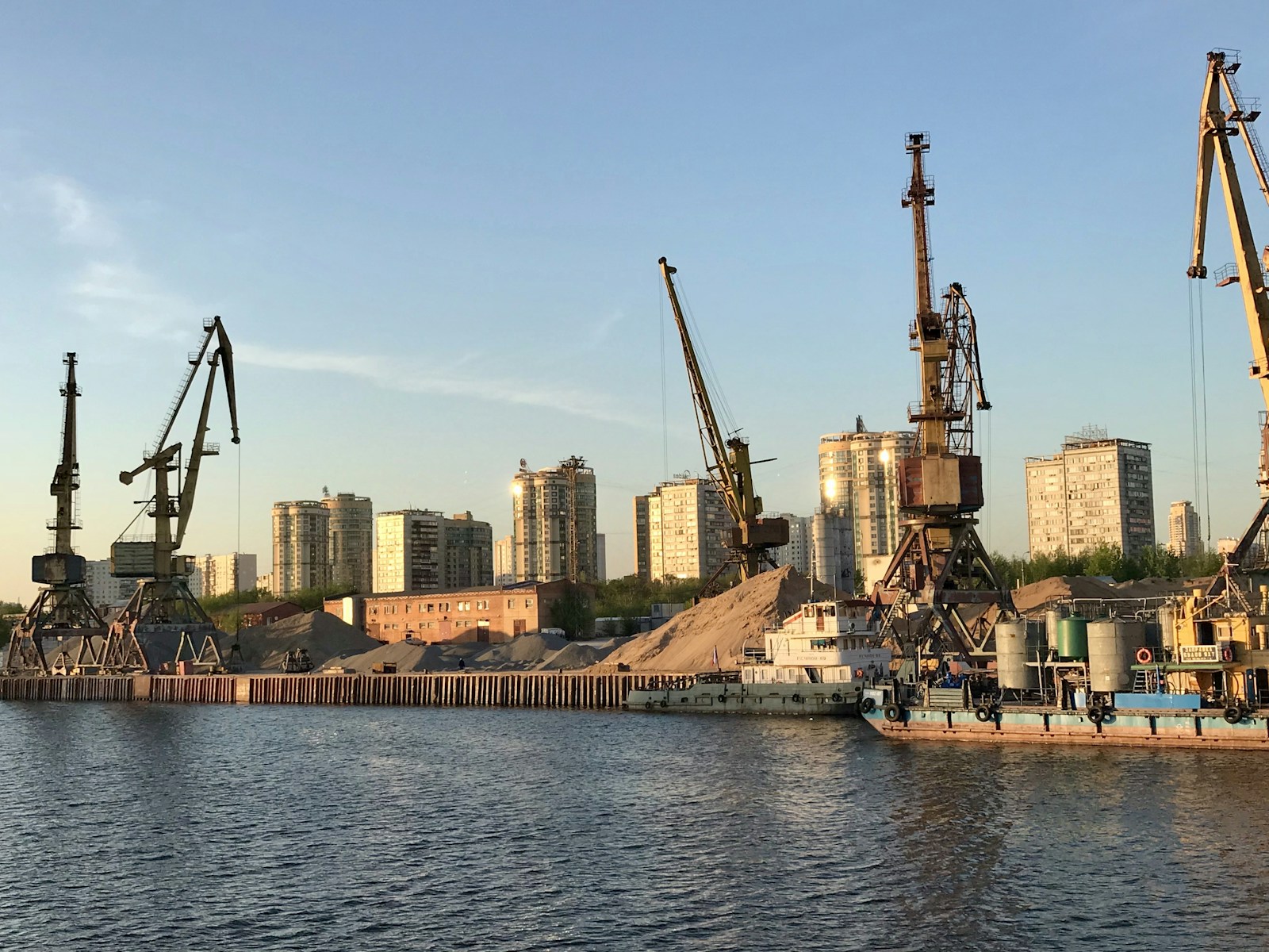 Moscow's Dolphinarium Demolished for New Sports Complex