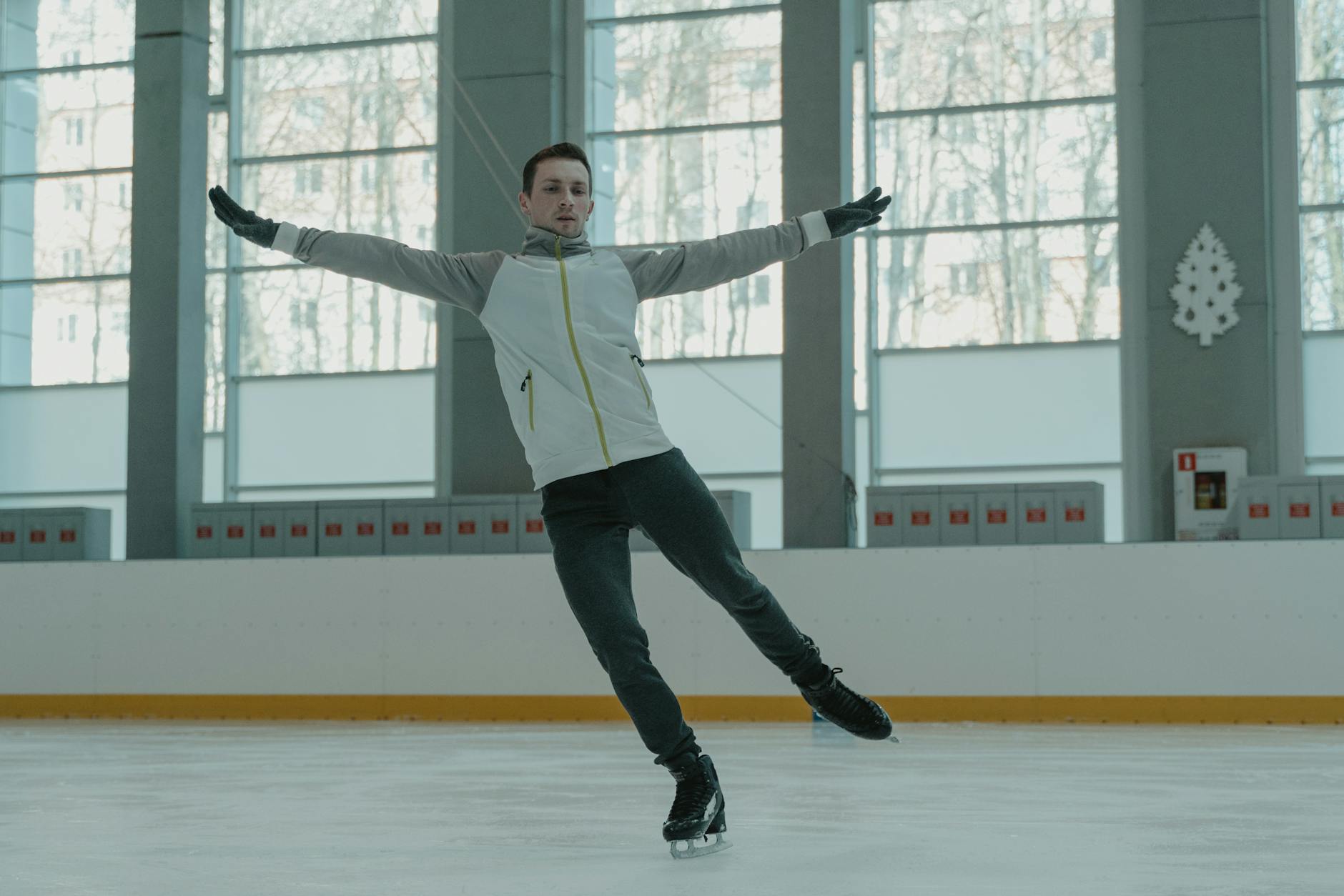 Moscow's Ice Skating Champions Host Open Masterclasses