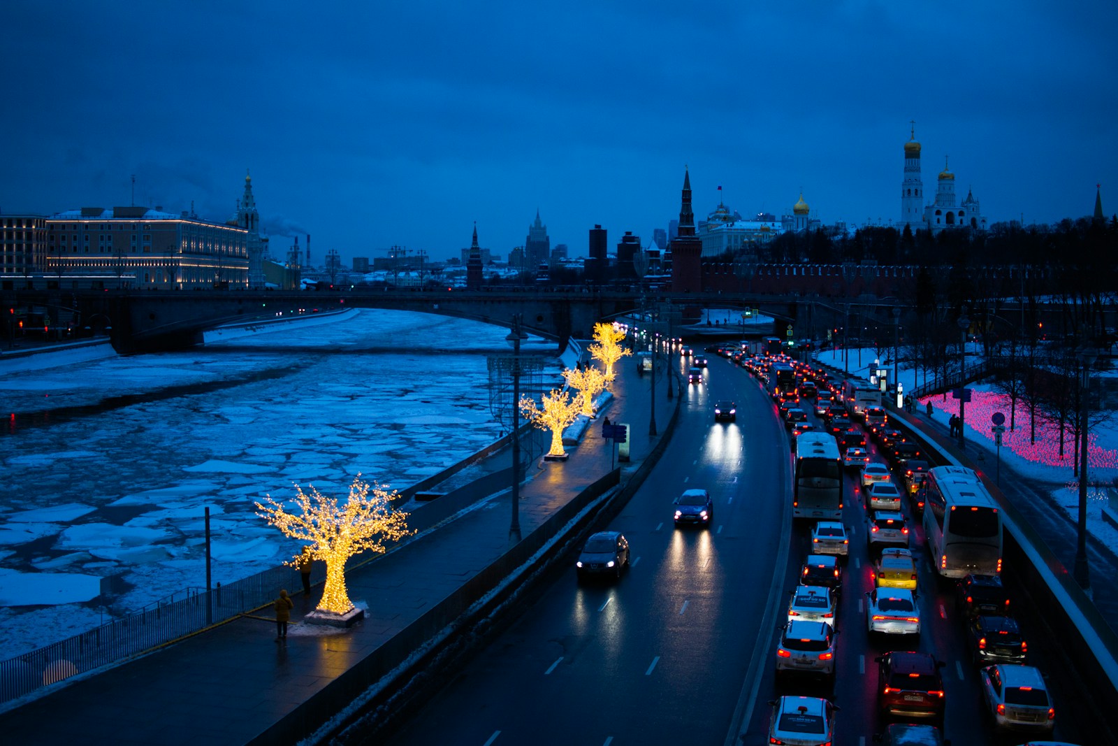 Moscow Parking to Be Free on March 8 and 9 - News