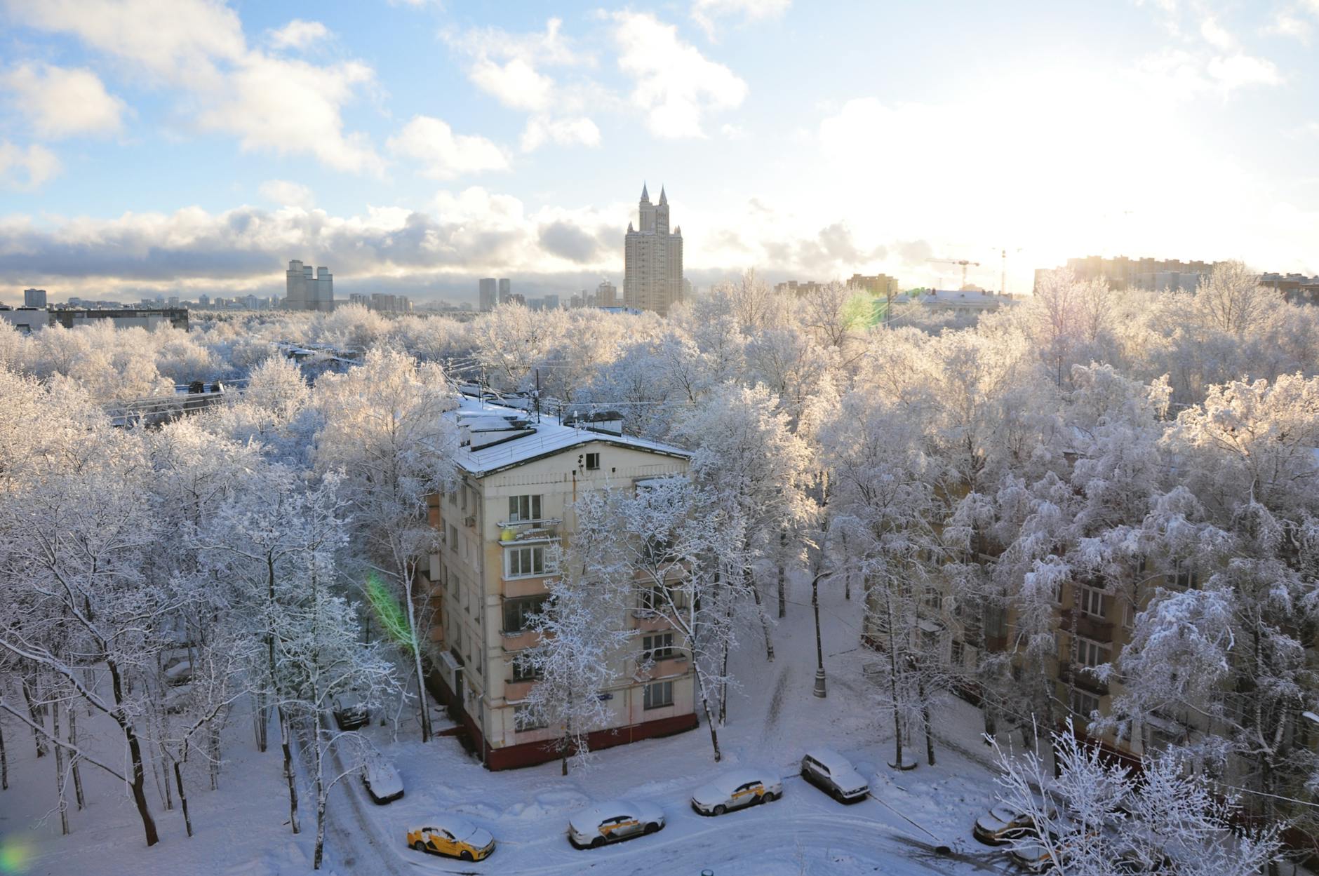 Moscow's Snow Melts Away: What It Means for Spring 2026 - News