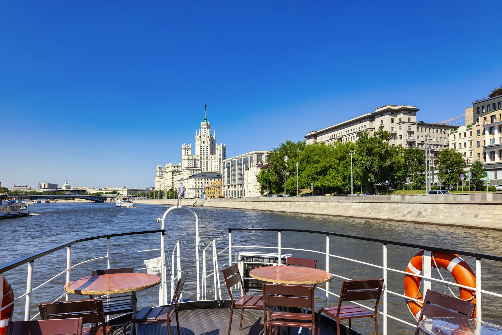 Moscow Kicks Off Summer Cafe and Restaurant Terrace Season - Lifestyle