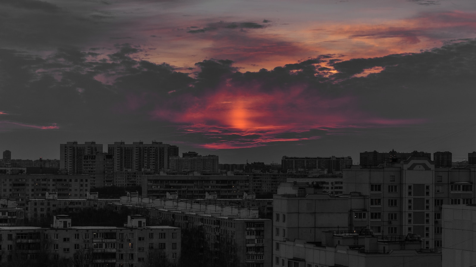 Mysterious Glowing Object Spotted in Moscow Sky