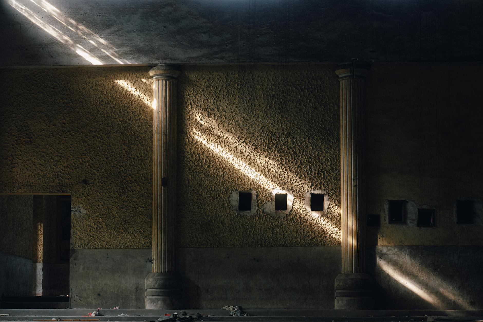 Mysterious Light Pillars Spotted in Leningrad Region