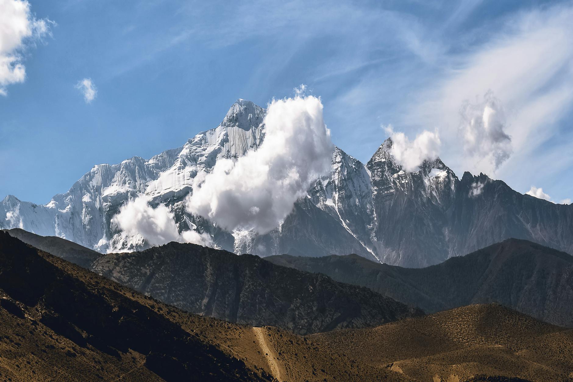 Nepalese Climber Sets Record with Four Everest Summits in 15 Days - Sport