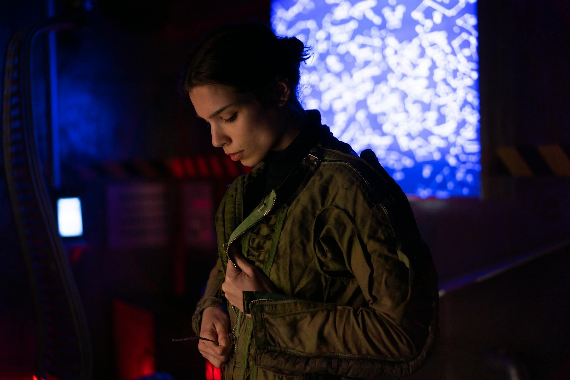 New Sci-Fi Series 'Radar' Explores Mysteries in Soviet Town - Cinema