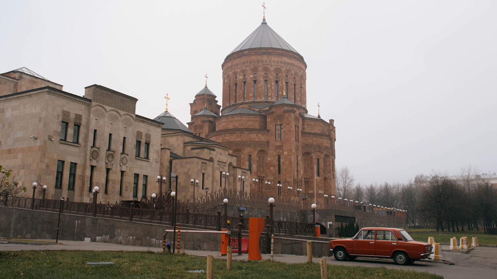Revitalization of Moscow's Bogoyavlensky Cathedral Facades Begins