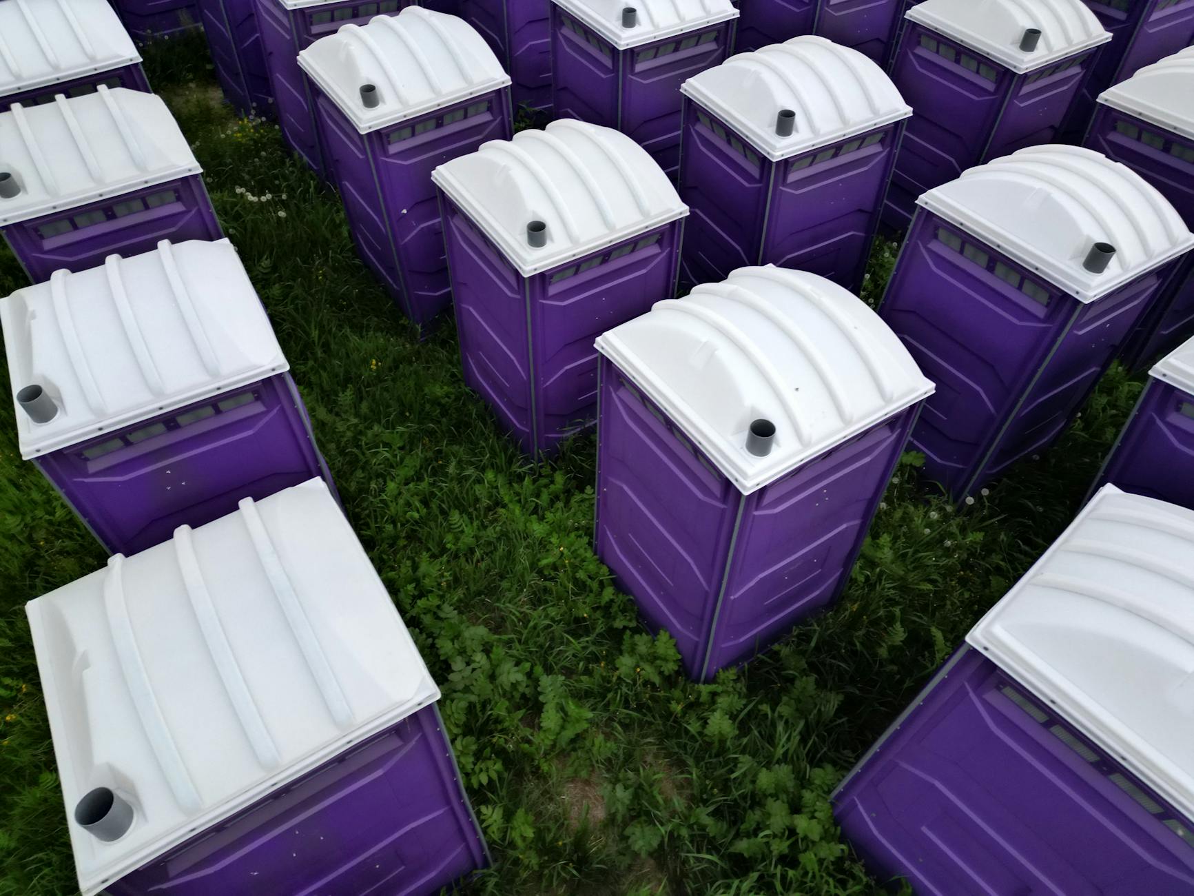 Revolutionary Car Toilet: Chinese Company Patents Game-Changer - Tech