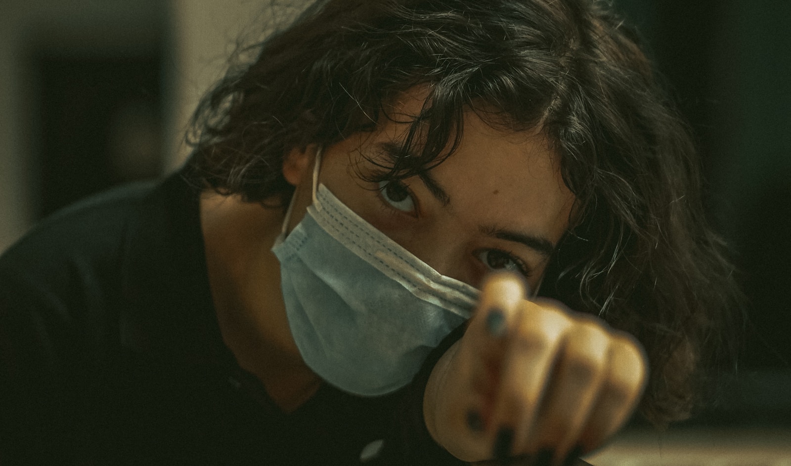 Ria Sihorn Fights Against 'Happiness' in New Series Trailer