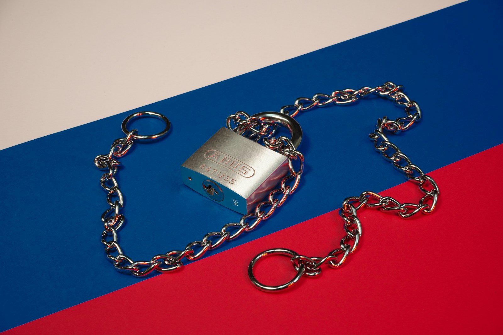 Russia Considers Charging for VPN Use: What You Need to Know - News