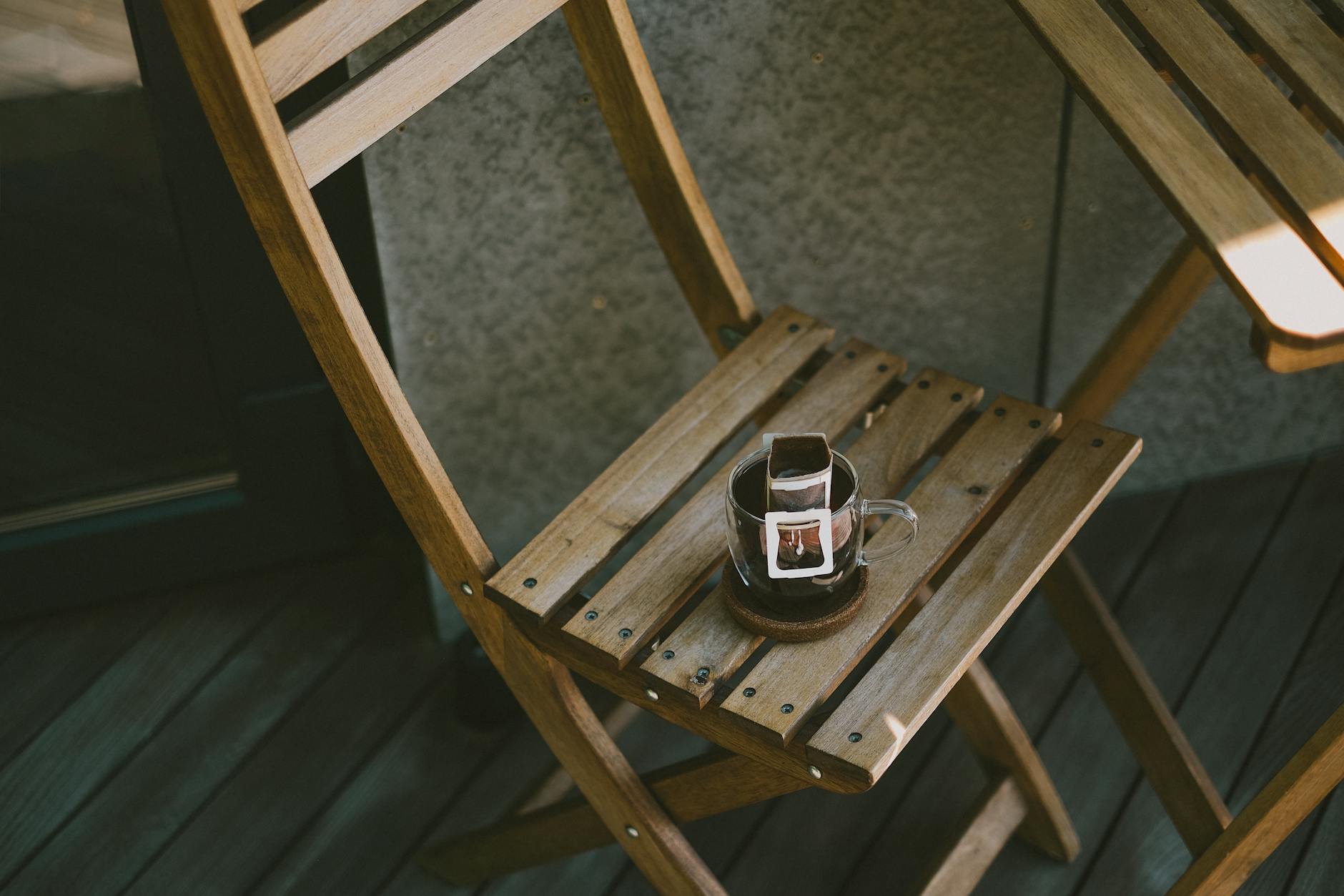 Russians Embrace Drip Coffee Bags: A Brewing Trend