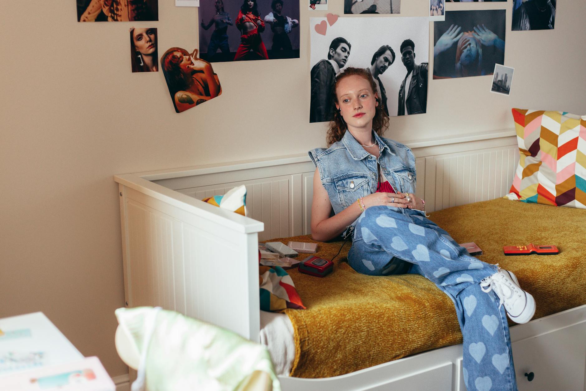 Sophie Thatcher Shines in 'Her Personal Hell' Poster Reveal - Cinema