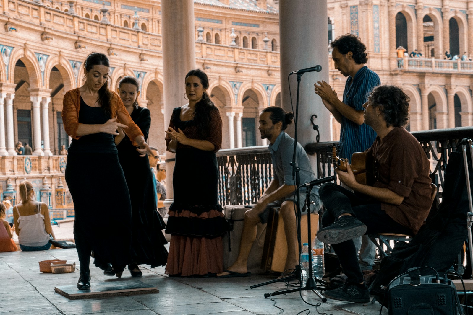 Spanish Orchestra and Choir Perform Tommy Cash's 'Espresso Macchiato'