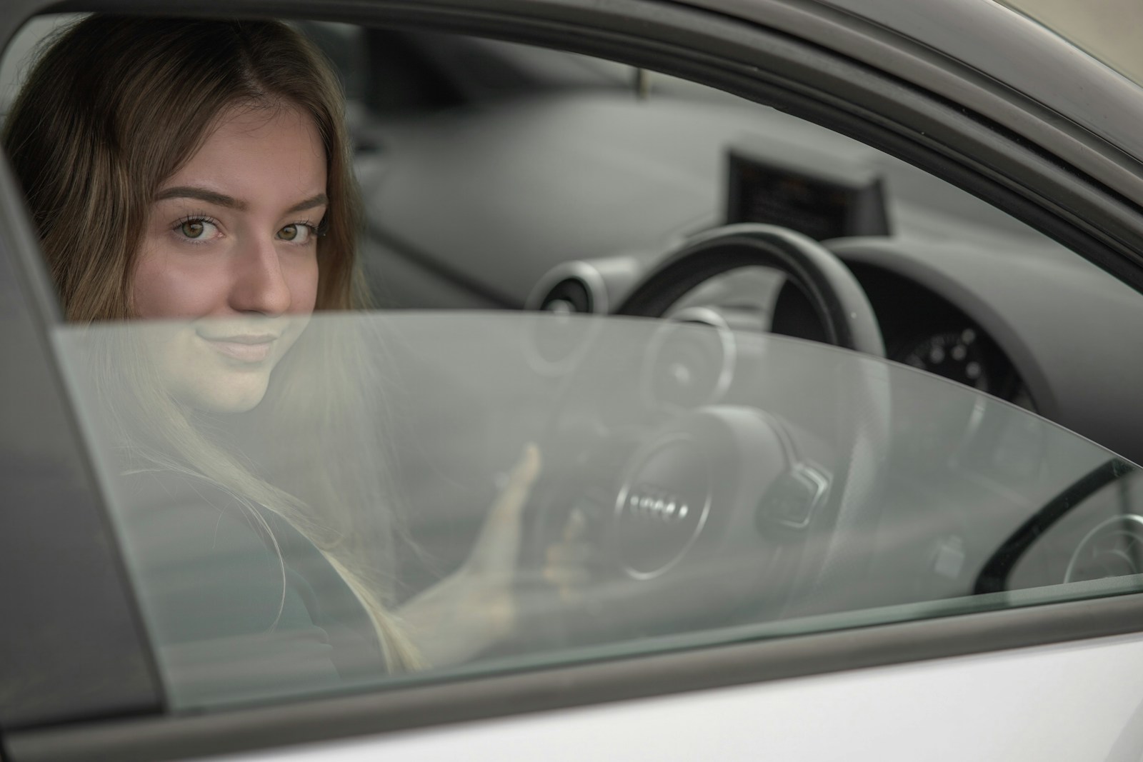 Survey Reveals 24% of Russians Believe Men Drive Better Than Women